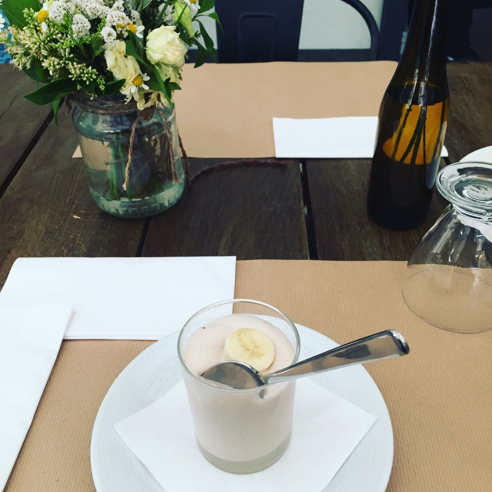 iPhone 6 back camera 4.15mm f/2.2 sample photo. Dessert, flowers, restaurant, spoon photography