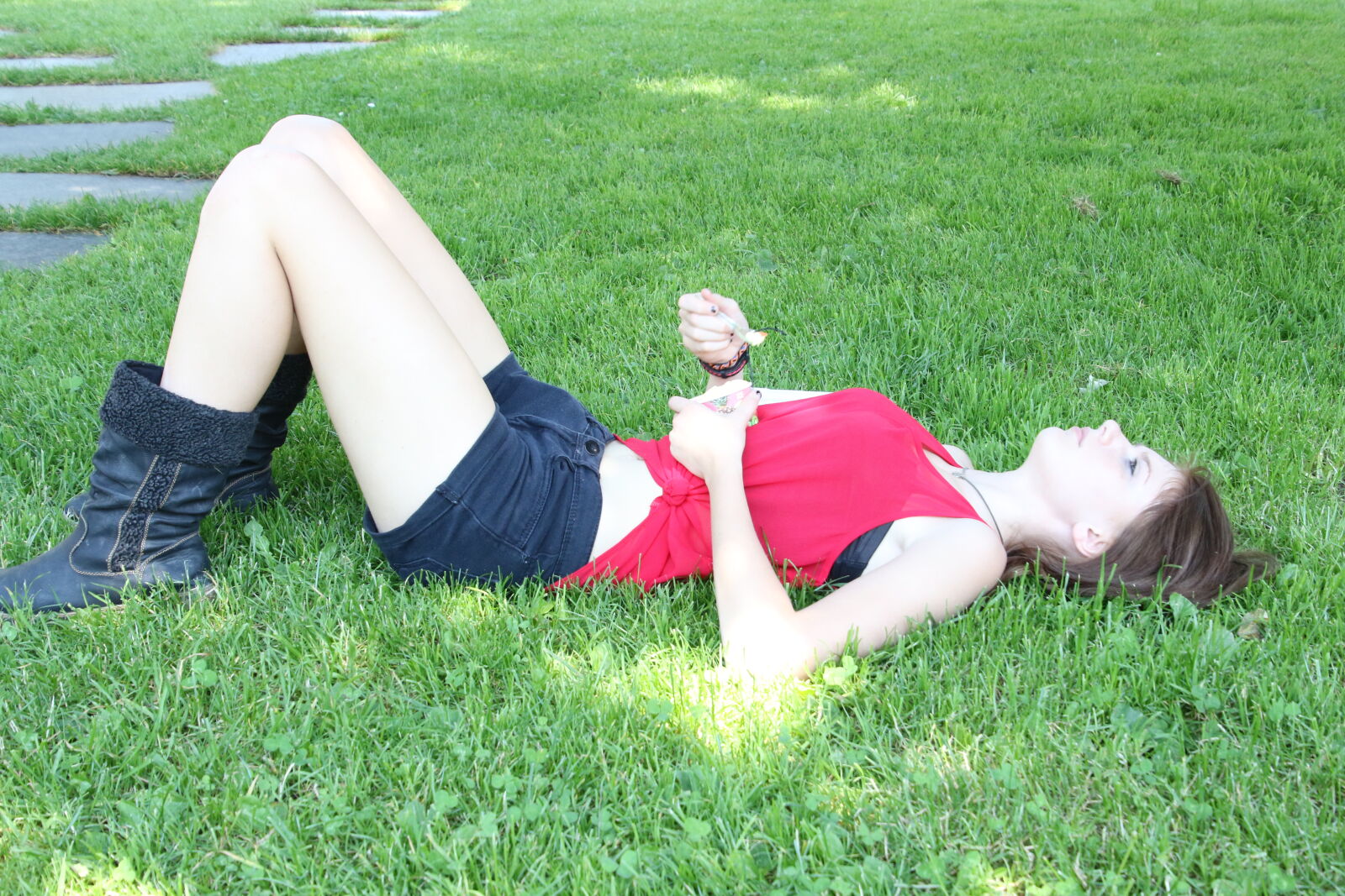 Canon EOS 7D Mark II sample photo. Eat, girl, grass, green photography