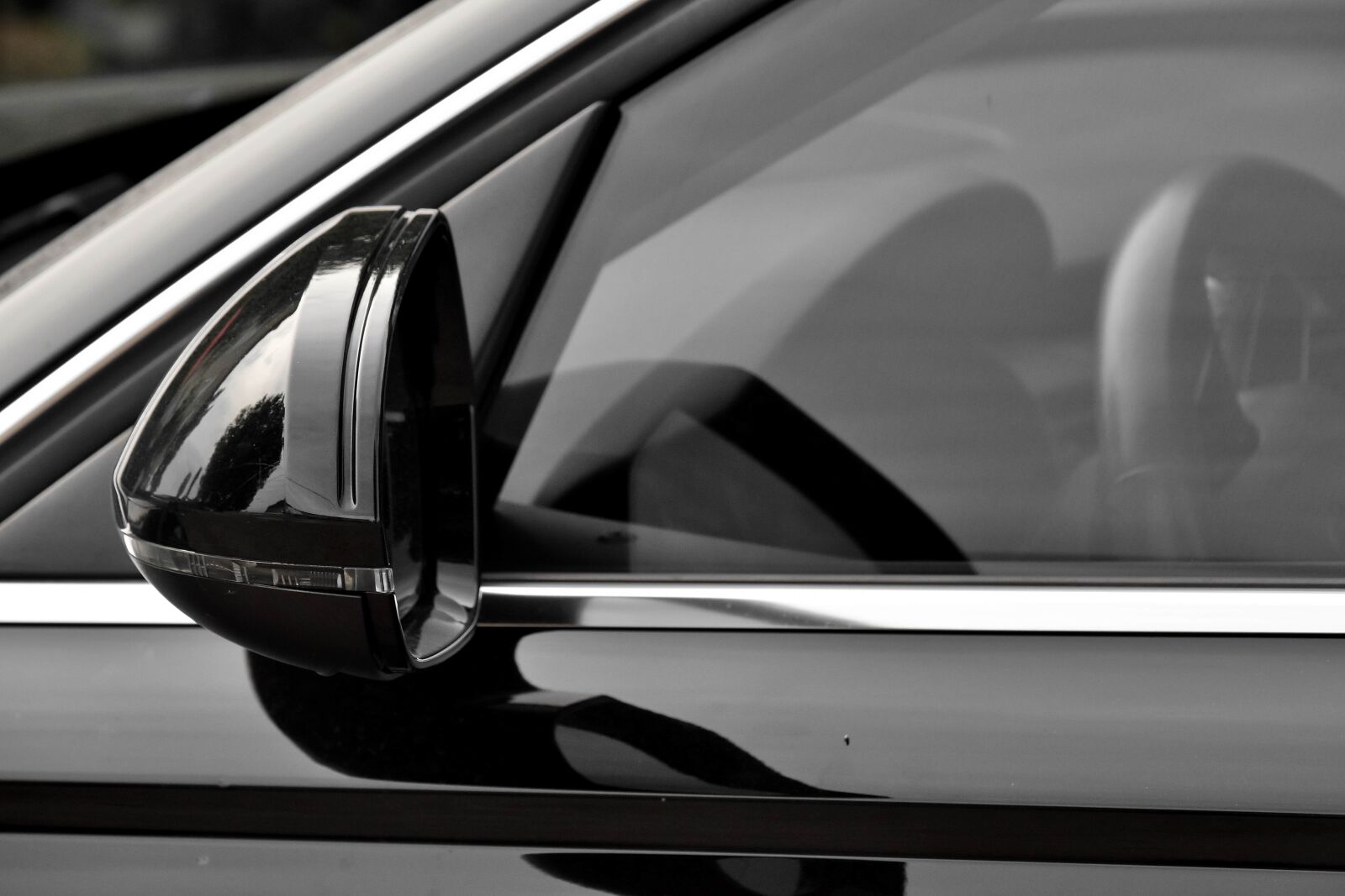 Nikon D5500 sample photo. Black and white, car photography