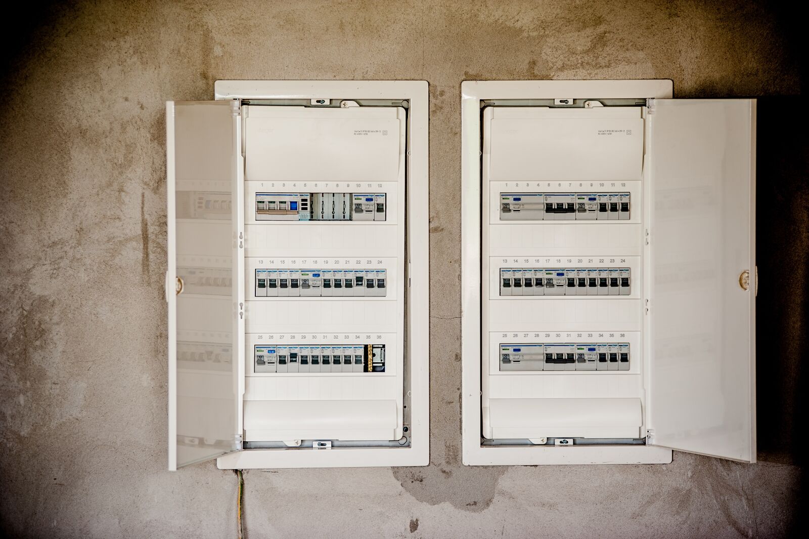 Nikon D700 sample photo. Electric, electricity, building photography
