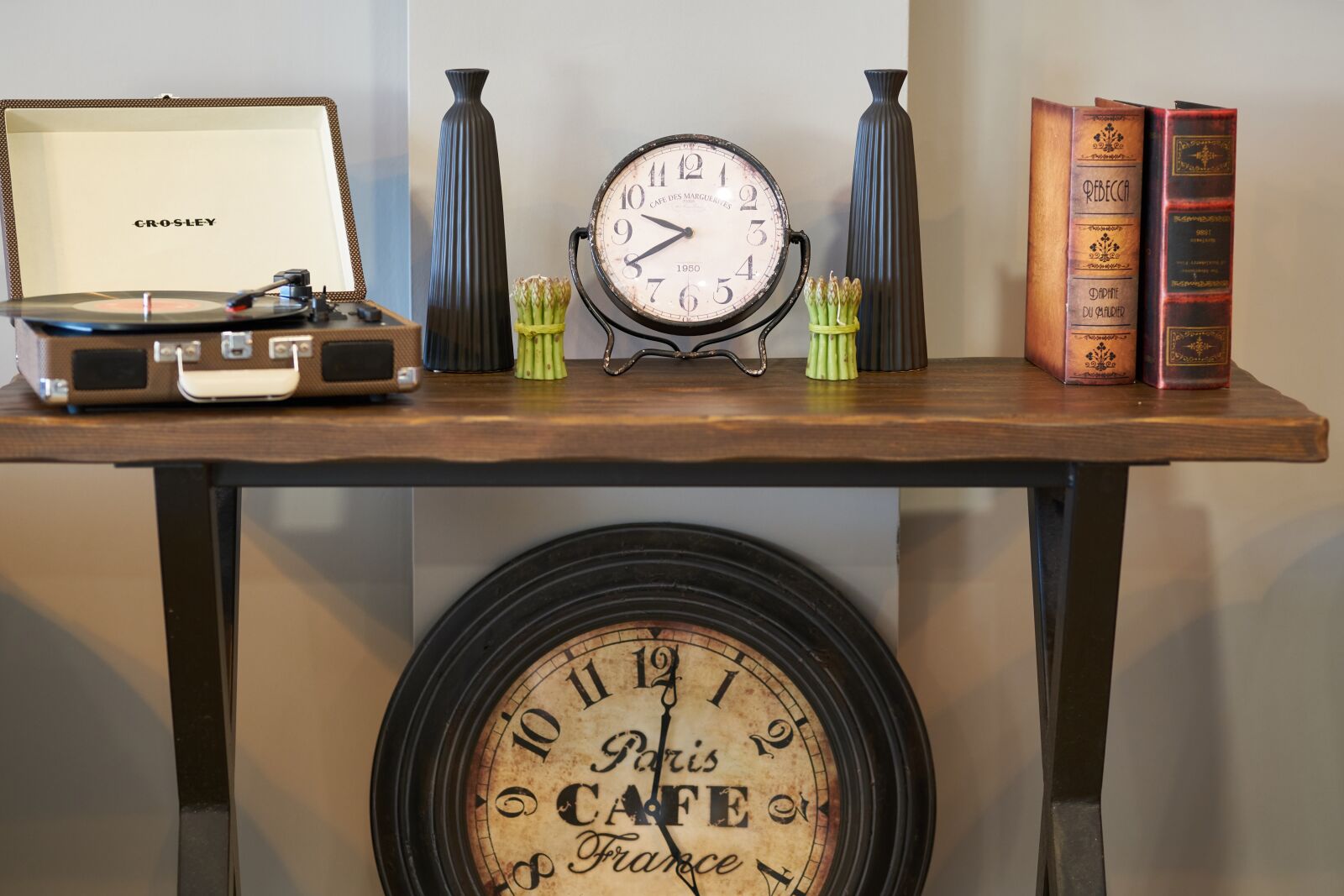 Sigma 85mm F1.4 DG HSM Art sample photo. Time, decor, minutes photography