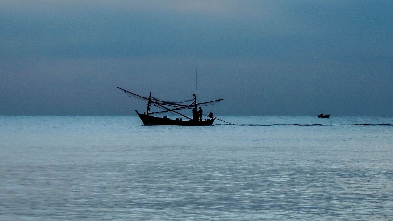 Nikon Coolpix P510 sample photo. Fishing boat, boat, sunrise photography