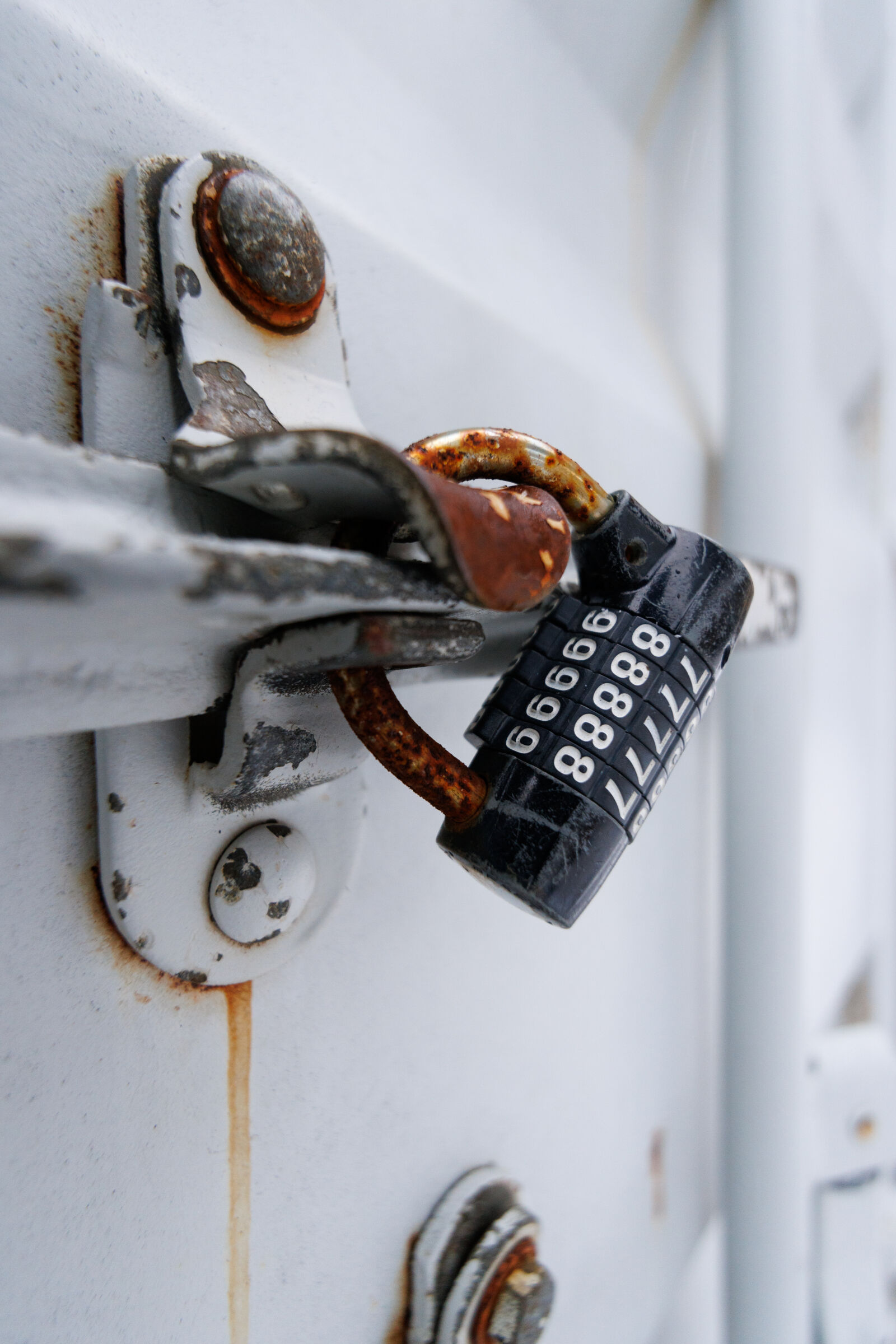 Tamron 11-20mm F2.8 Di III-A RXD sample photo. Padlock container photography