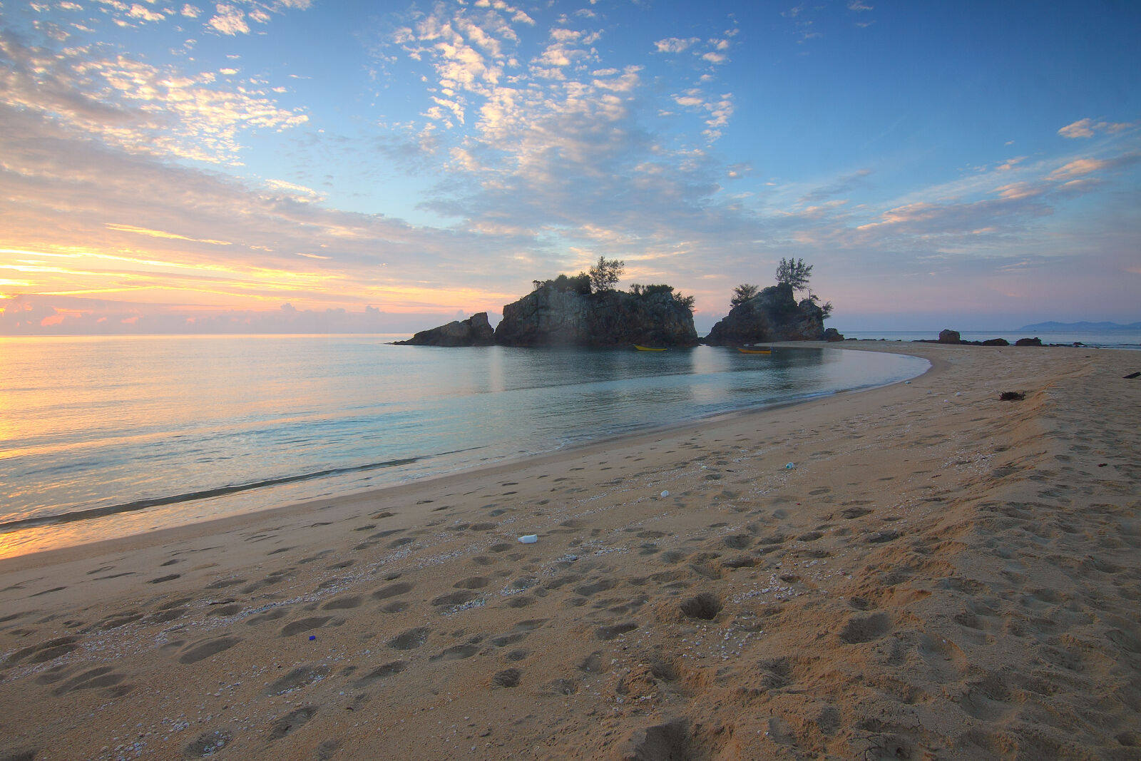 Canon EOS 50D sample photo. Beach, clouds, island, landscape photography
