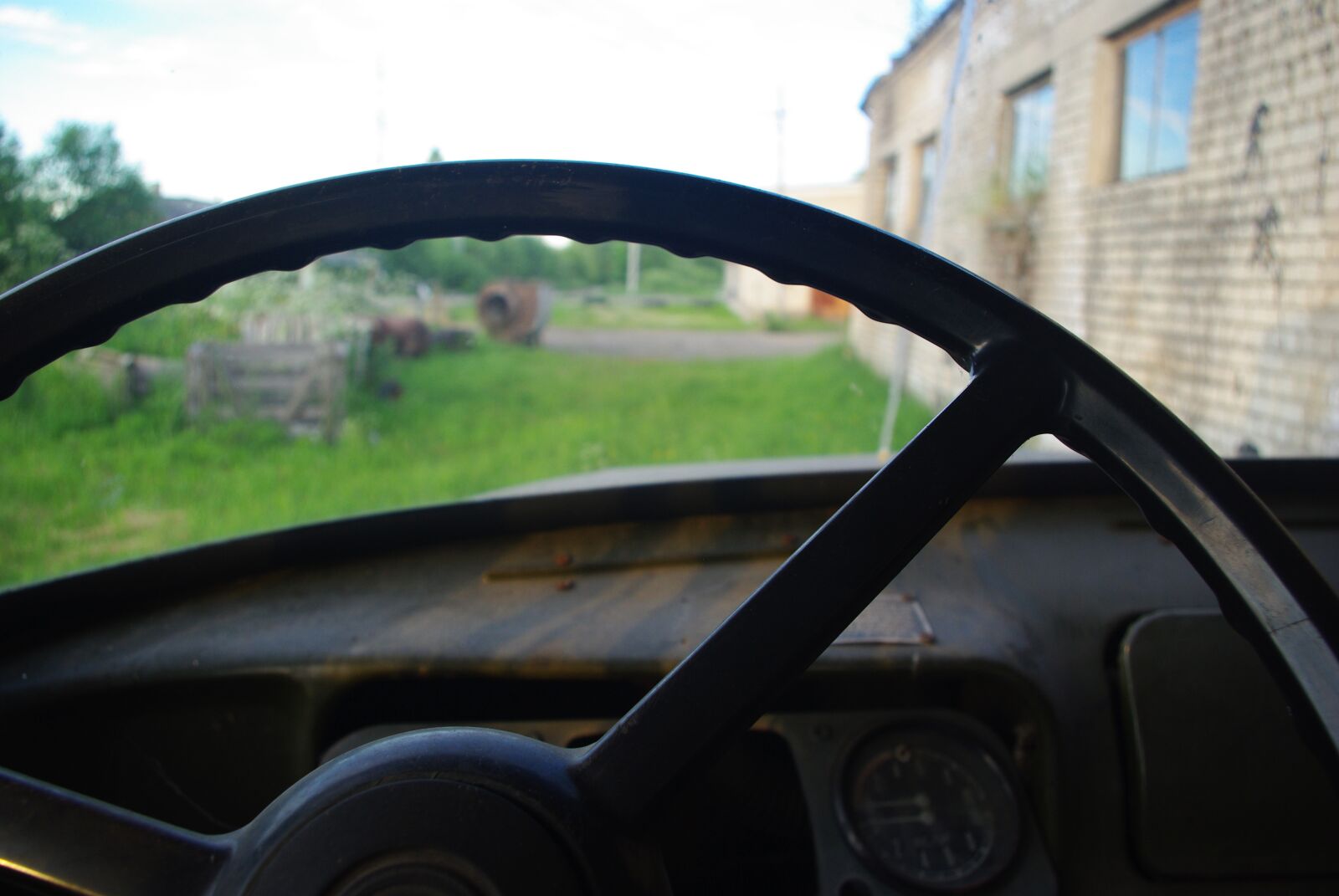 Pentax K200D sample photo. Steering wheel, retro, car photography