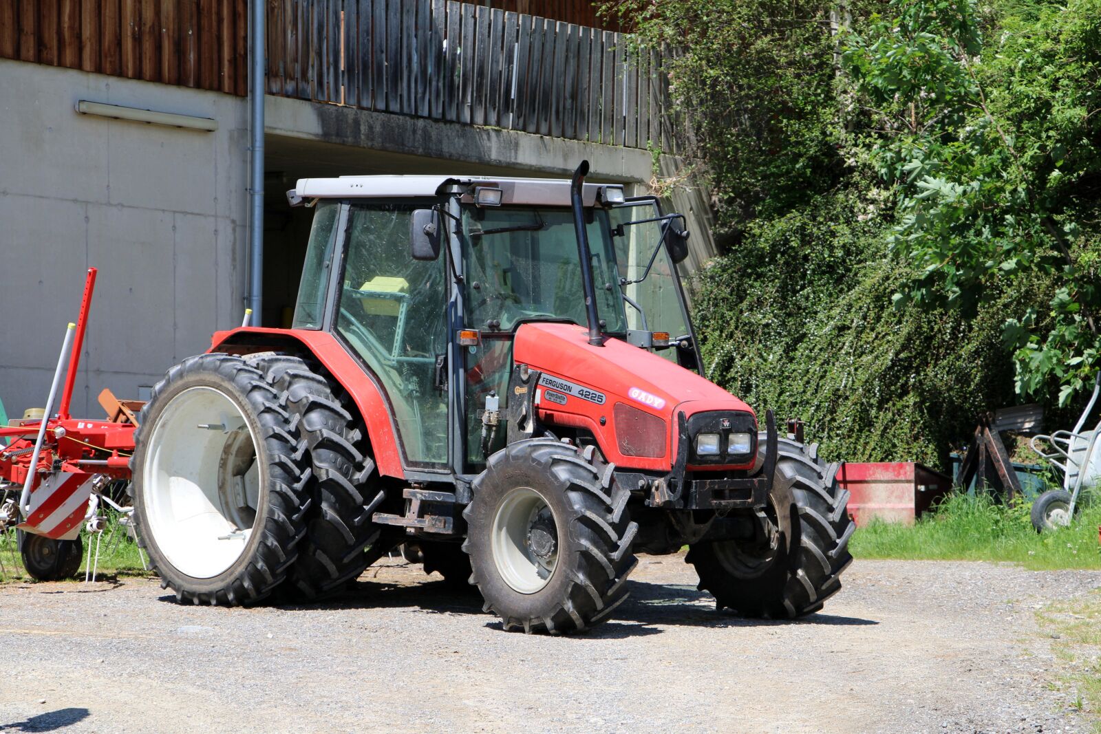 Canon EOS 70D sample photo. Tractor, farm, agriculture photography
