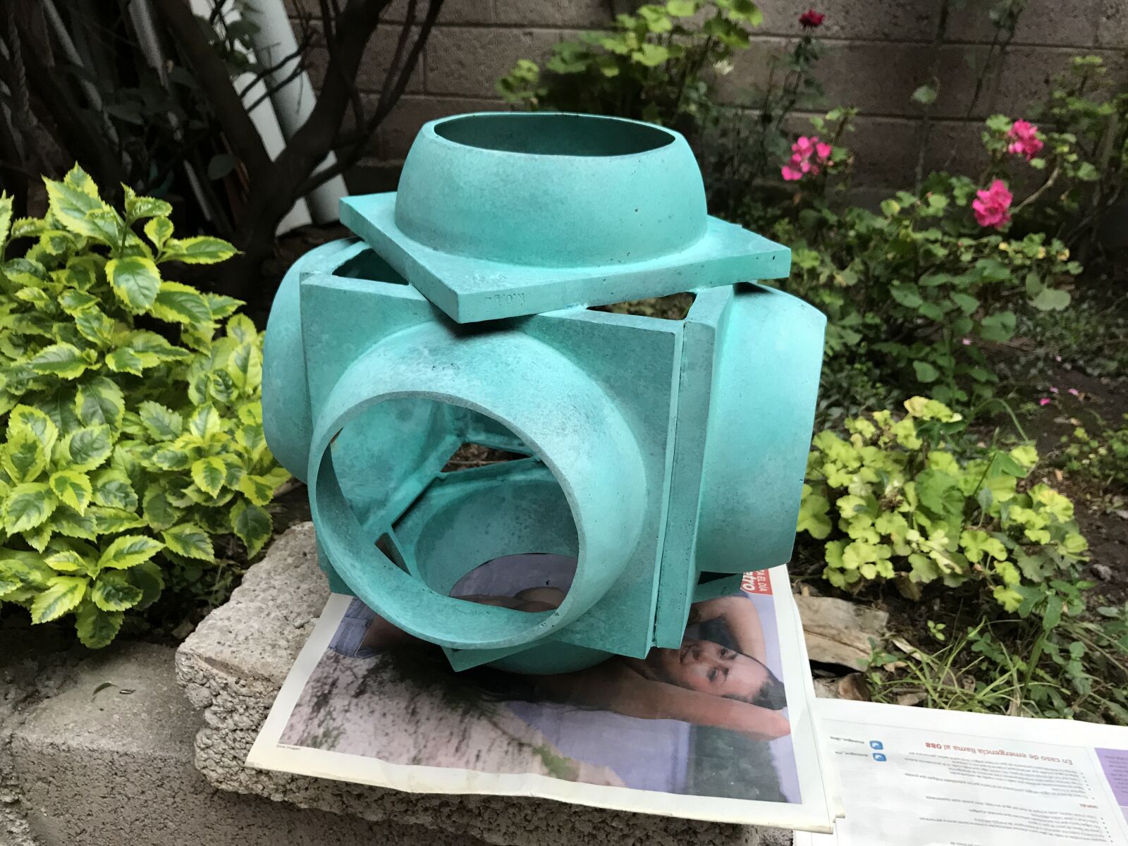 iPhone 7 back camera 3.99mm f/1.8 sample photo. Sculpture, art, bronze photography