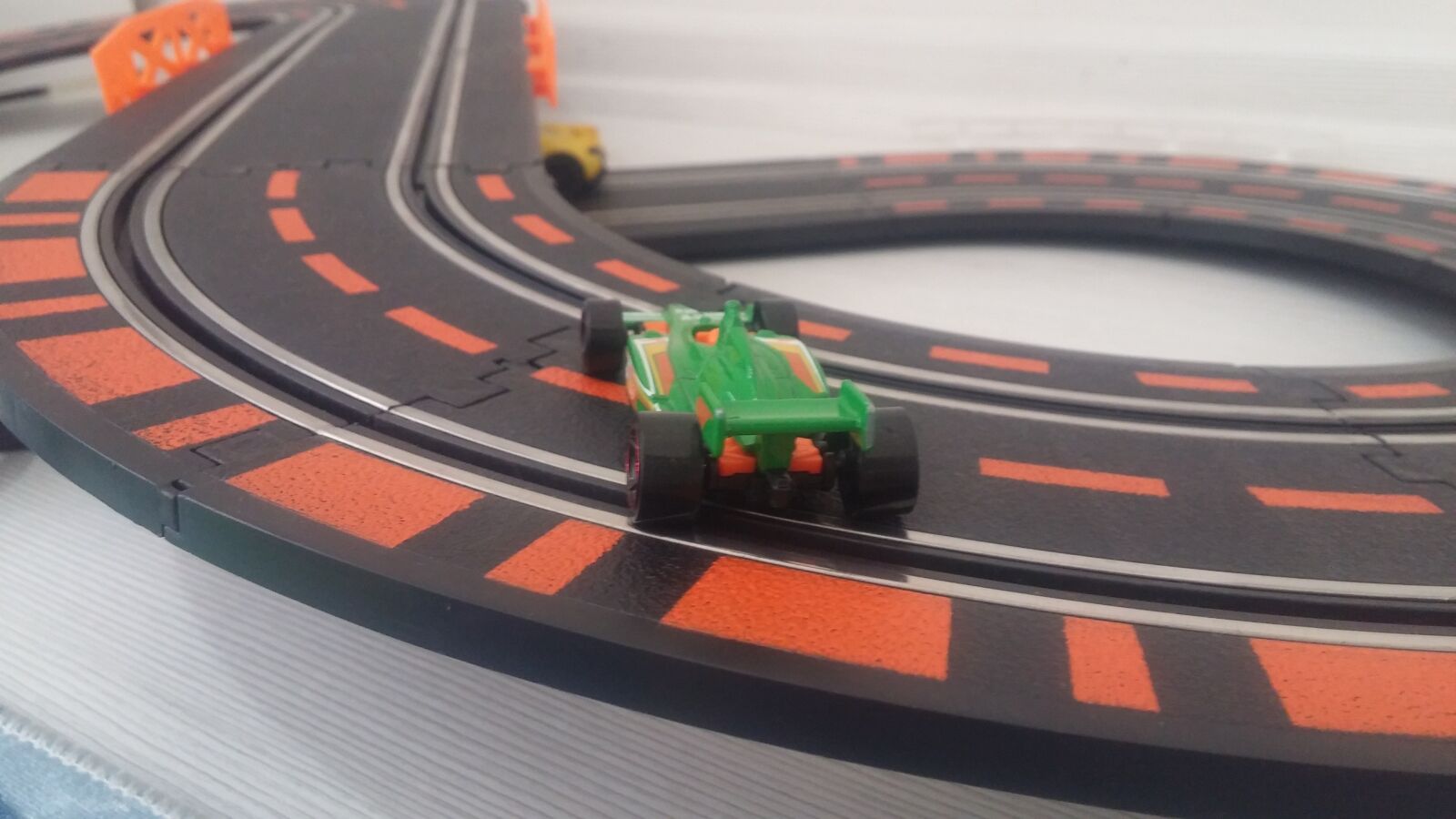 LG G3 sample photo. Green, toy, race photography