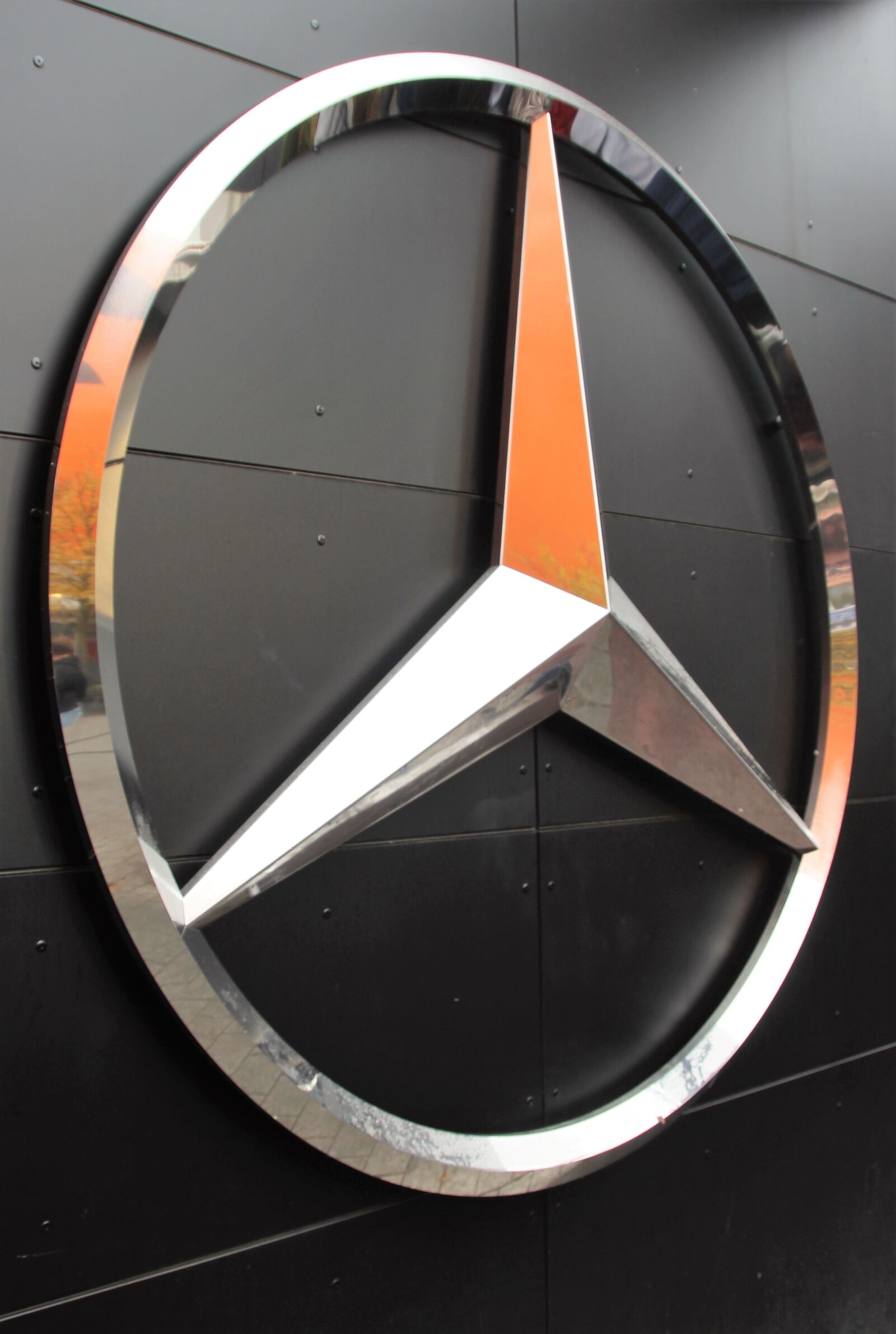 Canon EOS 600D (Rebel EOS T3i / EOS Kiss X5) sample photo. Mercedes star, brand, emblem photography