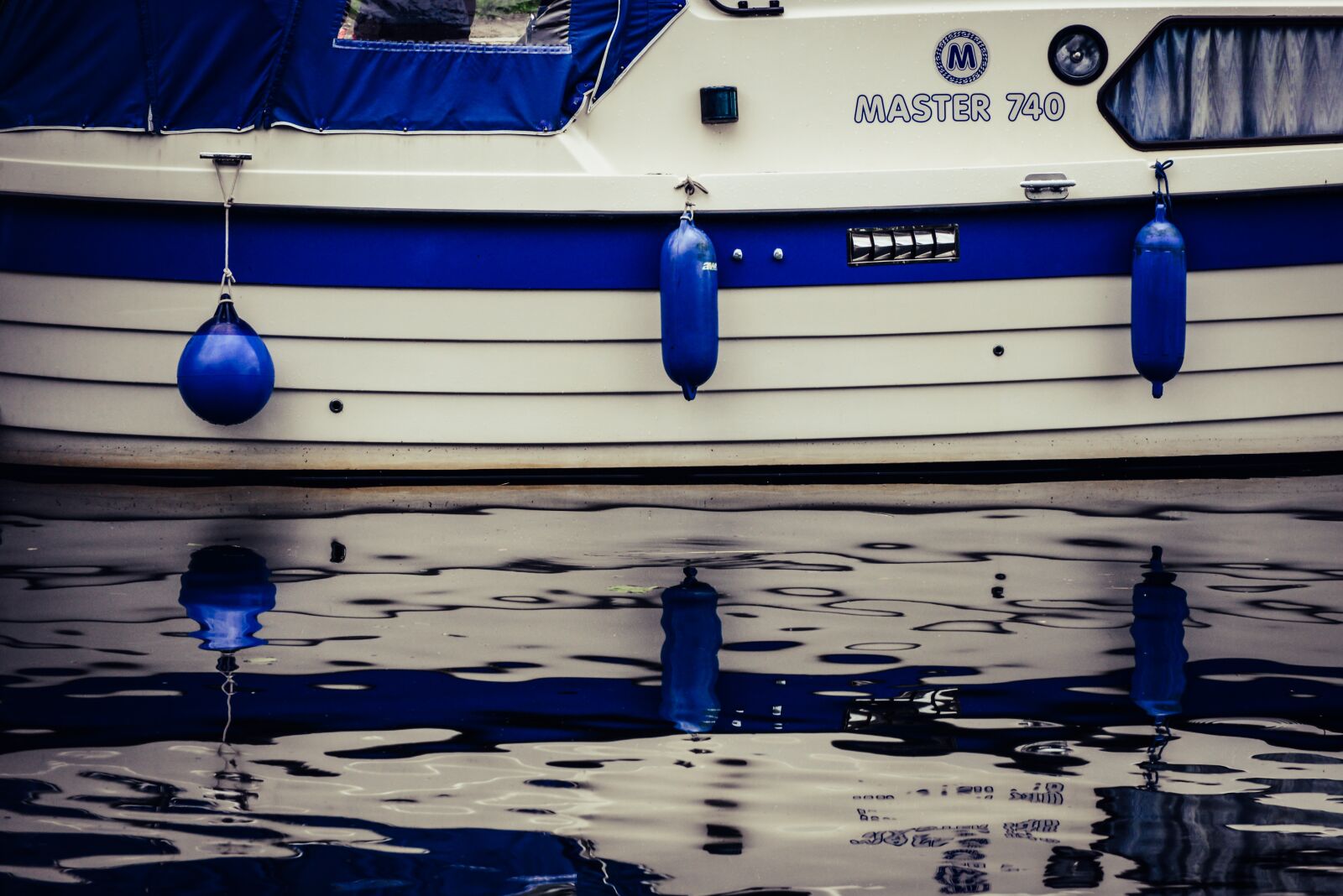 Nikon D610 sample photo. Boat, boat hull, maritime photography