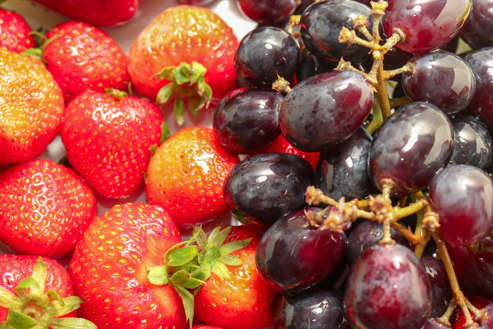 Canon EOS 80D sample photo. Strawberries, grapes, pineapple photography