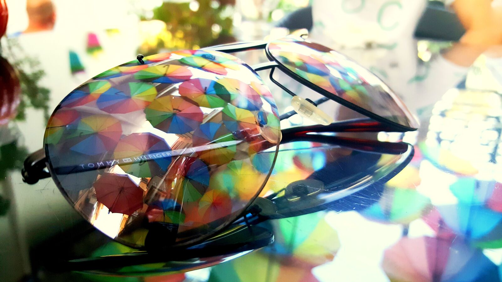 Samsung Galaxy S6 sample photo. Colorful, sun, glasses, umbrellas photography