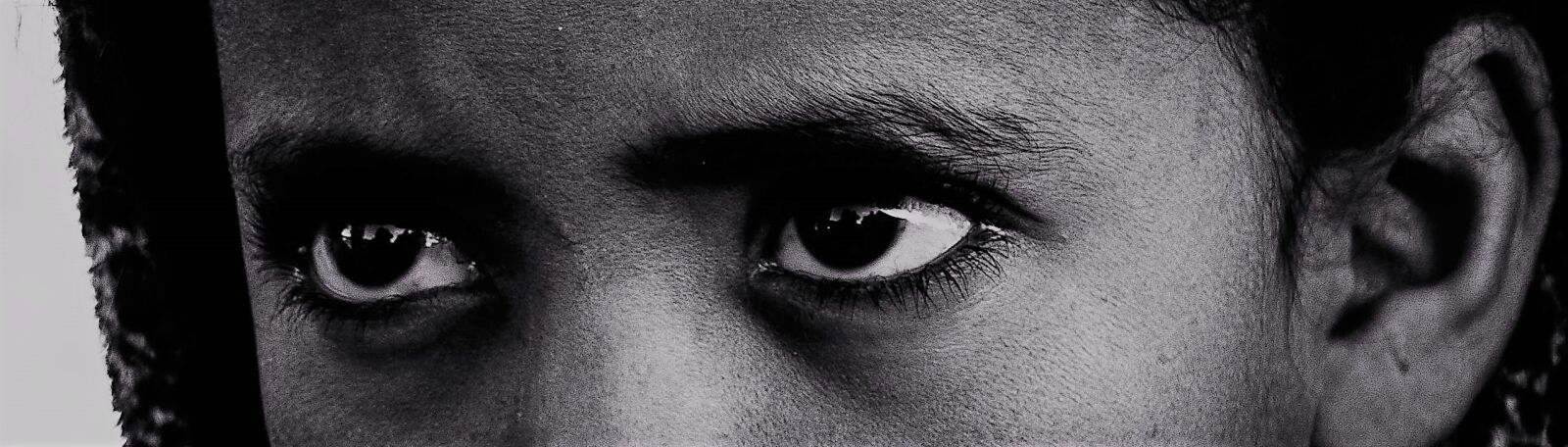 Sony a6500 + Sony Vario-Tessar T* E 16-70mm F4 ZA OSS sample photo. Eyes, woman, close up photography