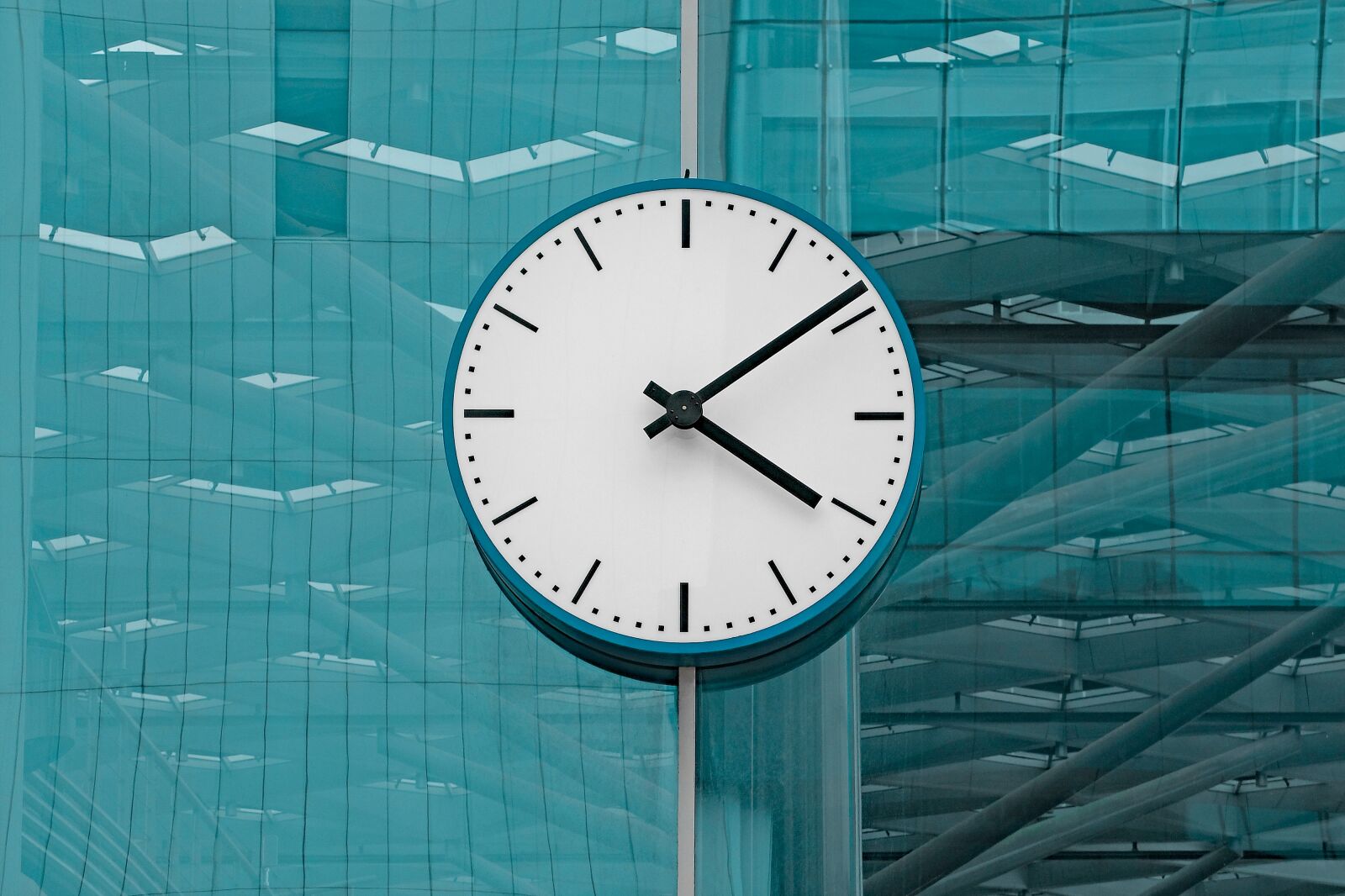 Fujifilm X30 sample photo. Clock, station, time photography