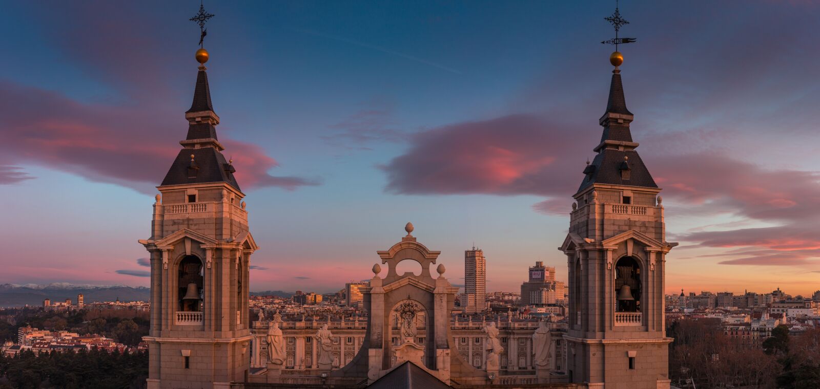 Canon EOS 600D (Rebel EOS T3i / EOS Kiss X5) sample photo. Dawn, panoramic, almudena photography