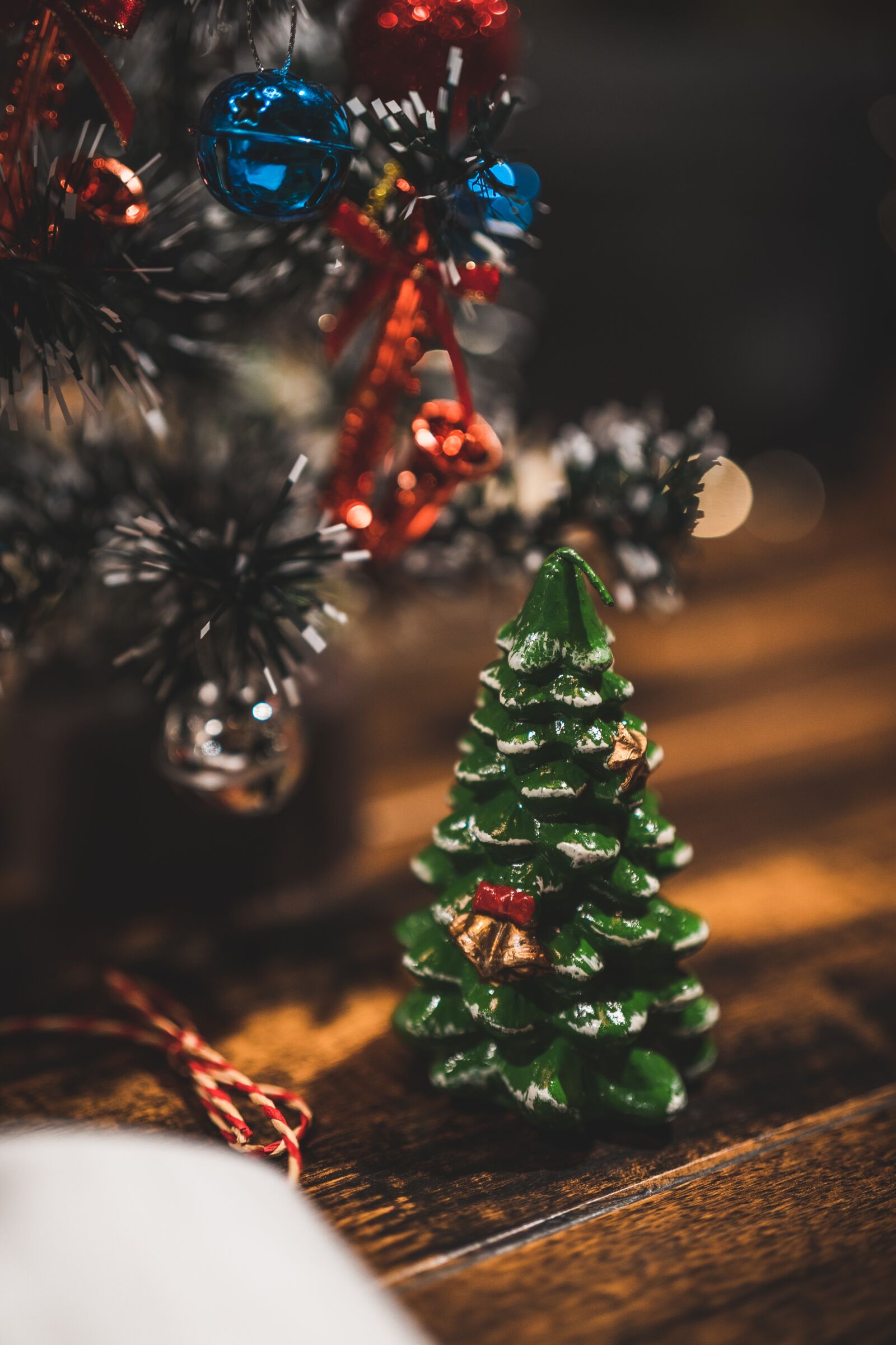 Sony a7 III + Sony Planar T* FE 50mm F1.4 ZA sample photo. Christmas, decoration, tree photography