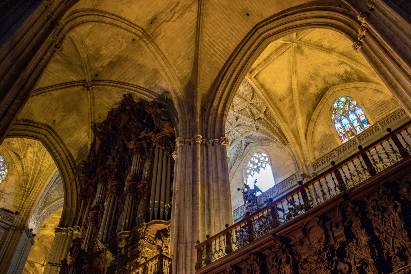Canon EOS 800D (EOS Rebel T7i / EOS Kiss X9i) sample photo. Seville, cathedral, spain photography