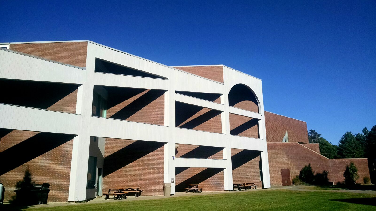 Motorola Moto X (1st Gen) sample photo. Building, lines, shadows, sky photography