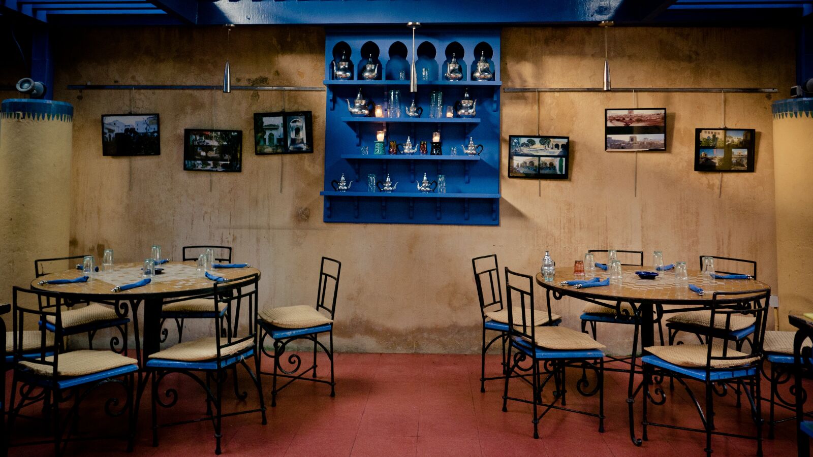 Panasonic Lumix DMC-LX100 sample photo. Restaurant, dining tables, dining photography