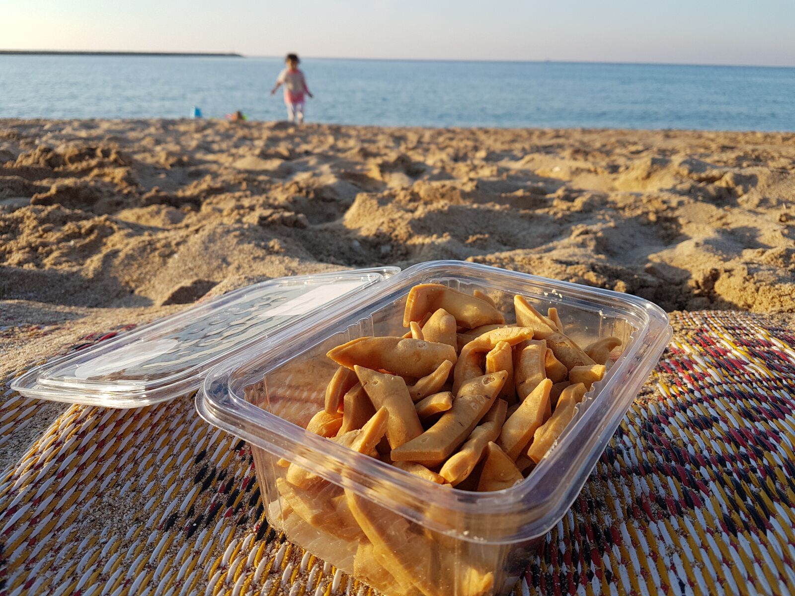 Samsung Galaxy S7 Edge sample photo. Beach, sea, food photography