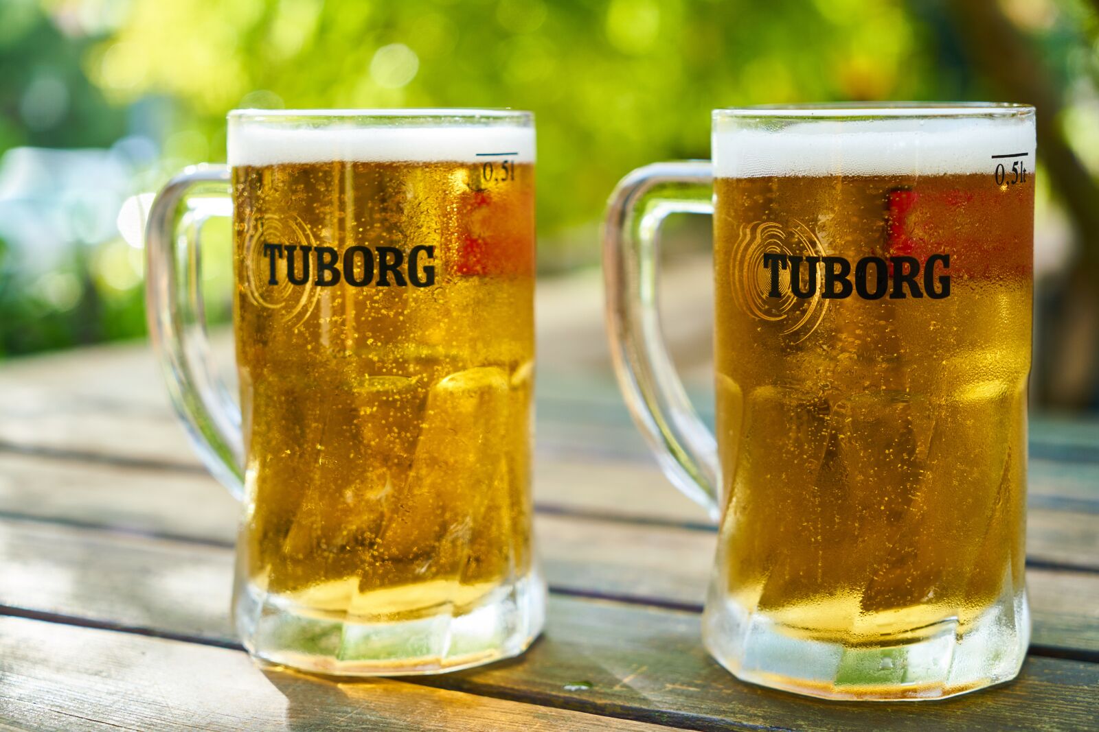 Sony a7R II sample photo. Beer, a toast, glass photography