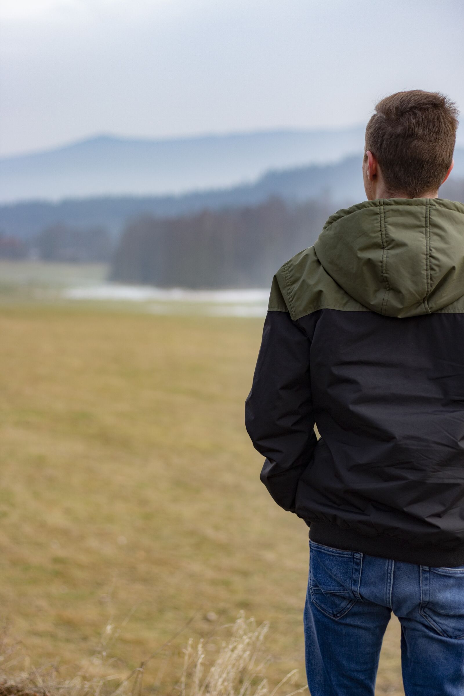 Canon EOS 700D (EOS Rebel T5i / EOS Kiss X7i) + Canon EF 50mm F1.8 STM sample photo. Man, landscape, human photography