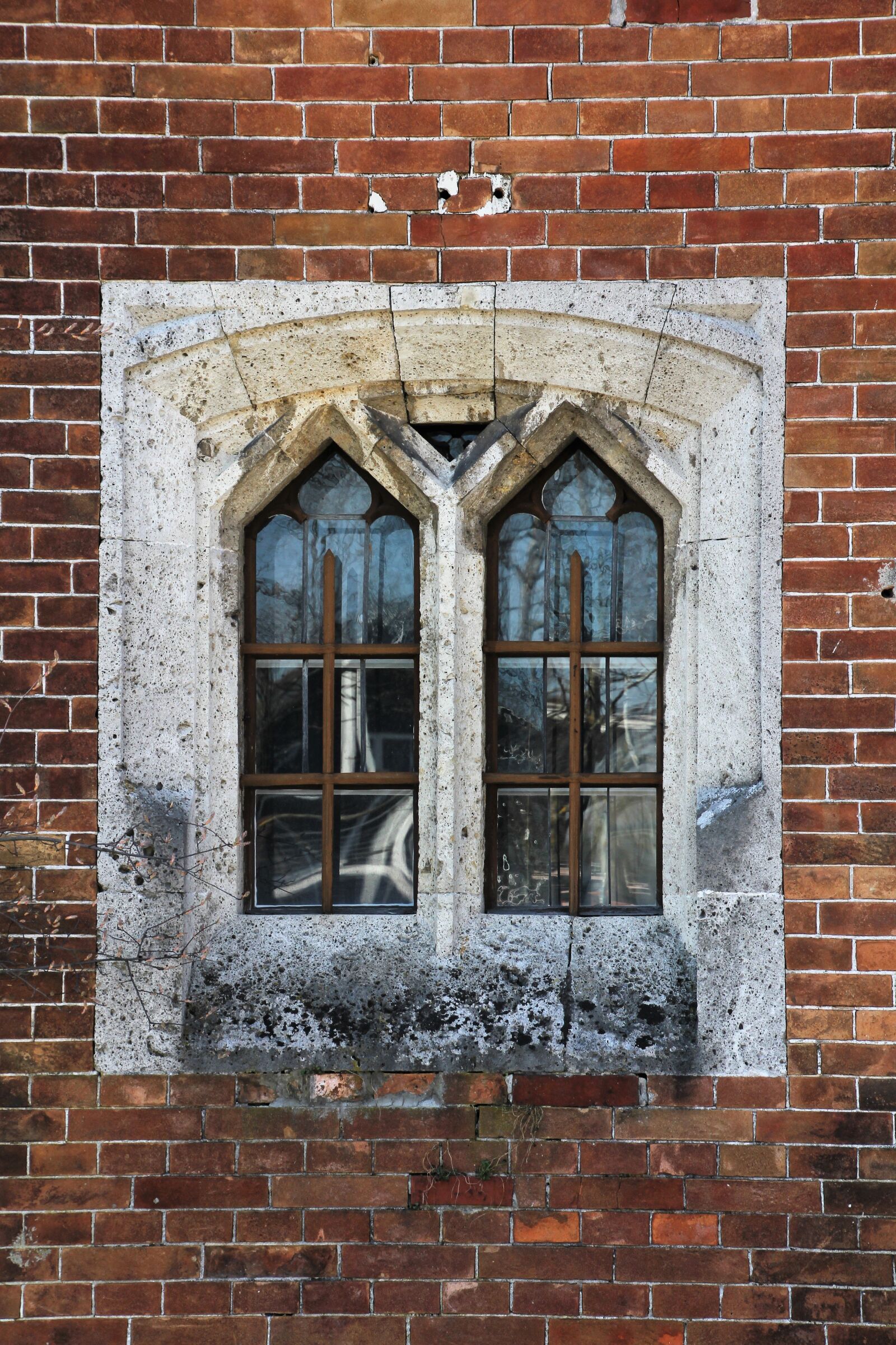Canon EOS 60D sample photo. Window, old, church photography