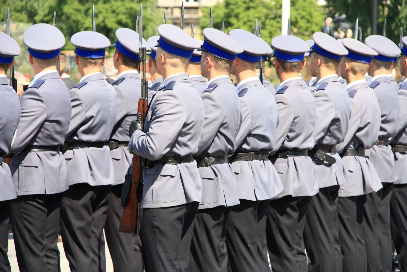 Canon EOS 450D (EOS Rebel XSi / EOS Kiss X2) sample photo. People, the police, uniform photography