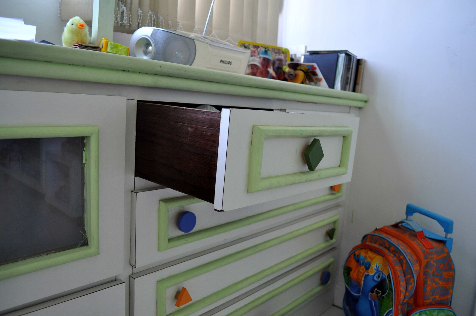 Nikon D5000 sample photo. Opened, drawer, white desk photography