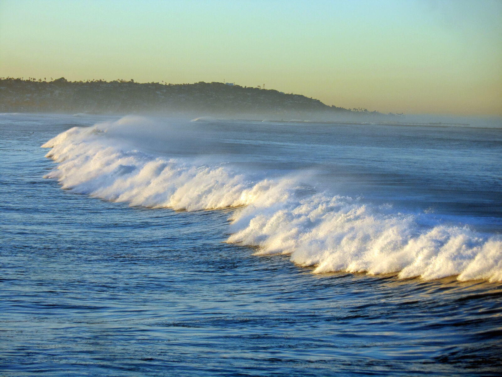 Samsung ST200 / ST200F / ST201 / ST201F / ST205F sample photo. Waves, breaking photography