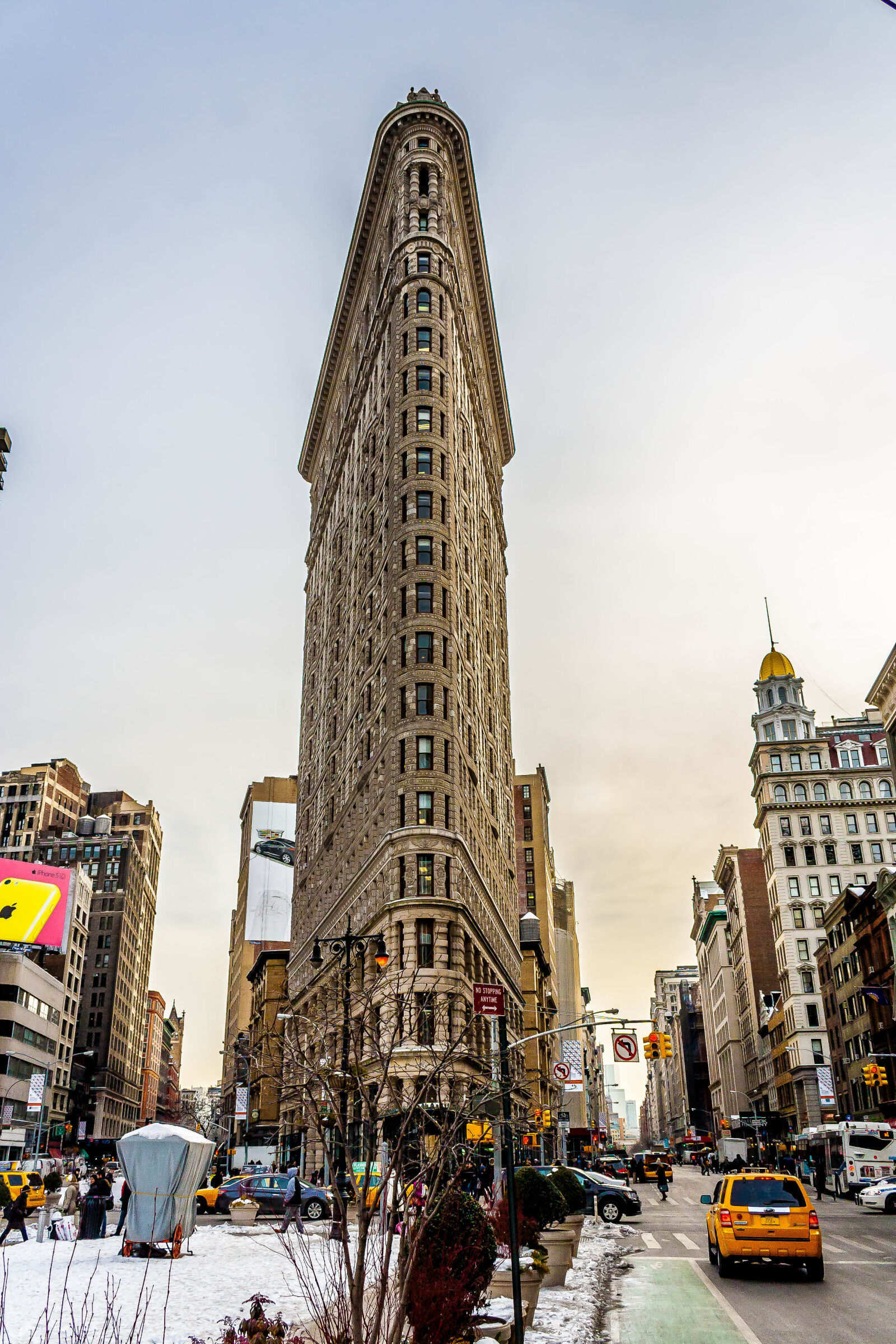 Canon EOS 1000D (EOS Digital Rebel XS / EOS Kiss F) sample photo. Architecture, building, flatiron, building photography