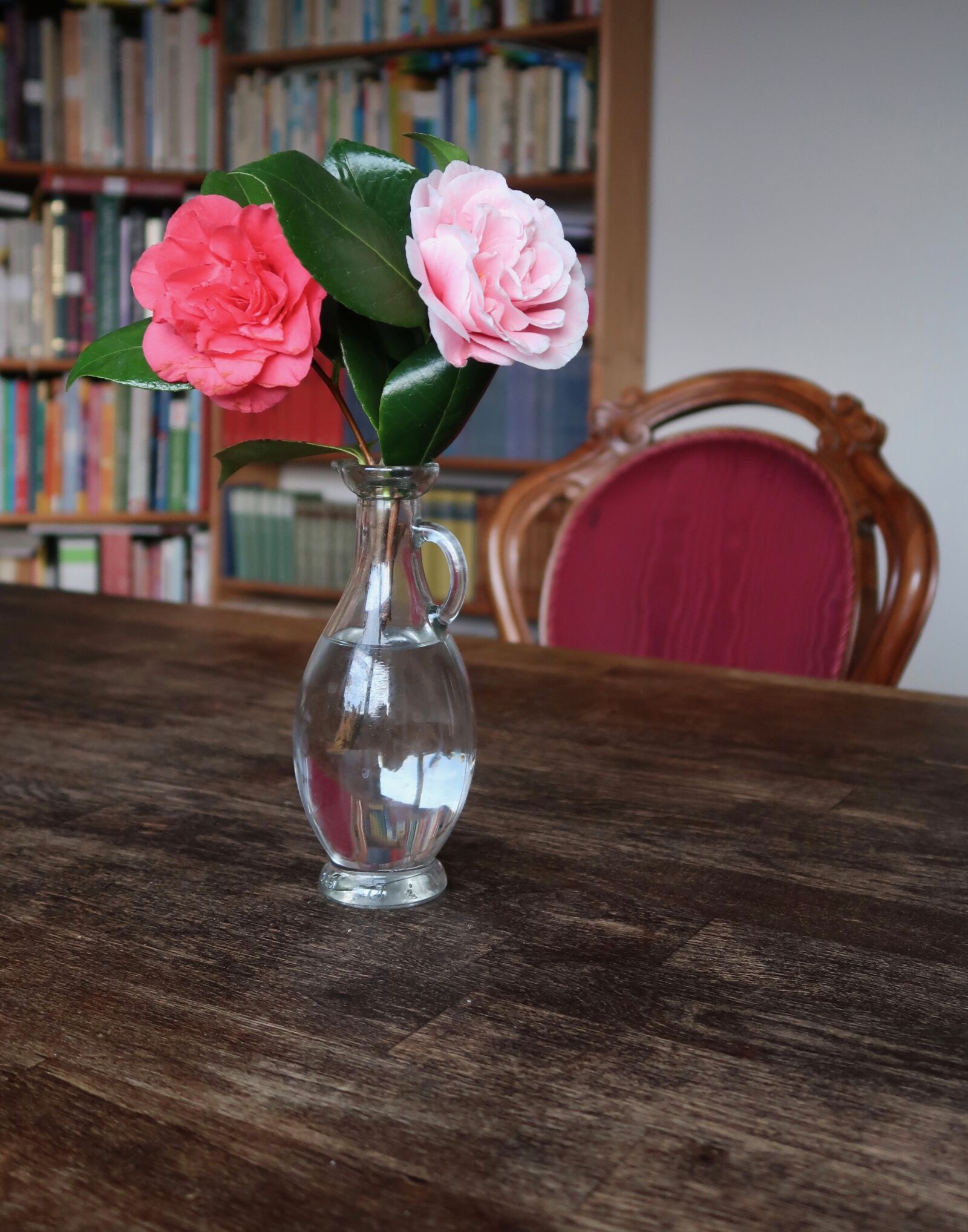 Canon PowerShot G7 X Mark II sample photo. Table, glass, vase photography