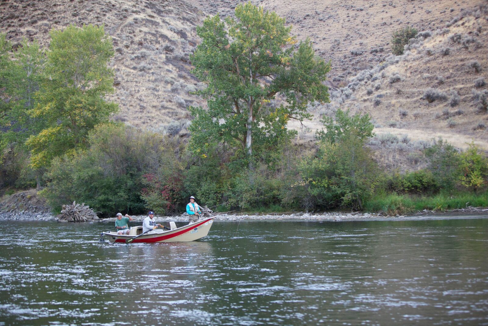 Canon EOS 5D Mark II sample photo. Boat, fishing, river photography