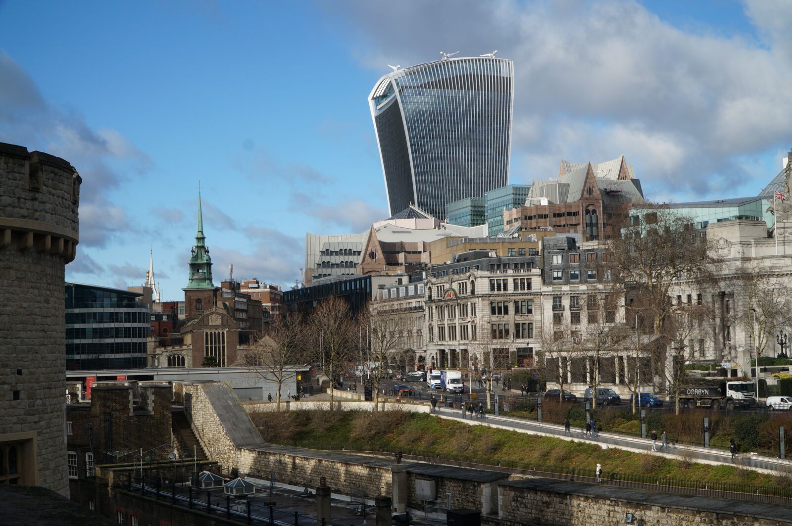Sony Alpha NEX-6 + Sony E PZ 18-105mm F4 G OSS sample photo. Architecture, panoramic, city photography