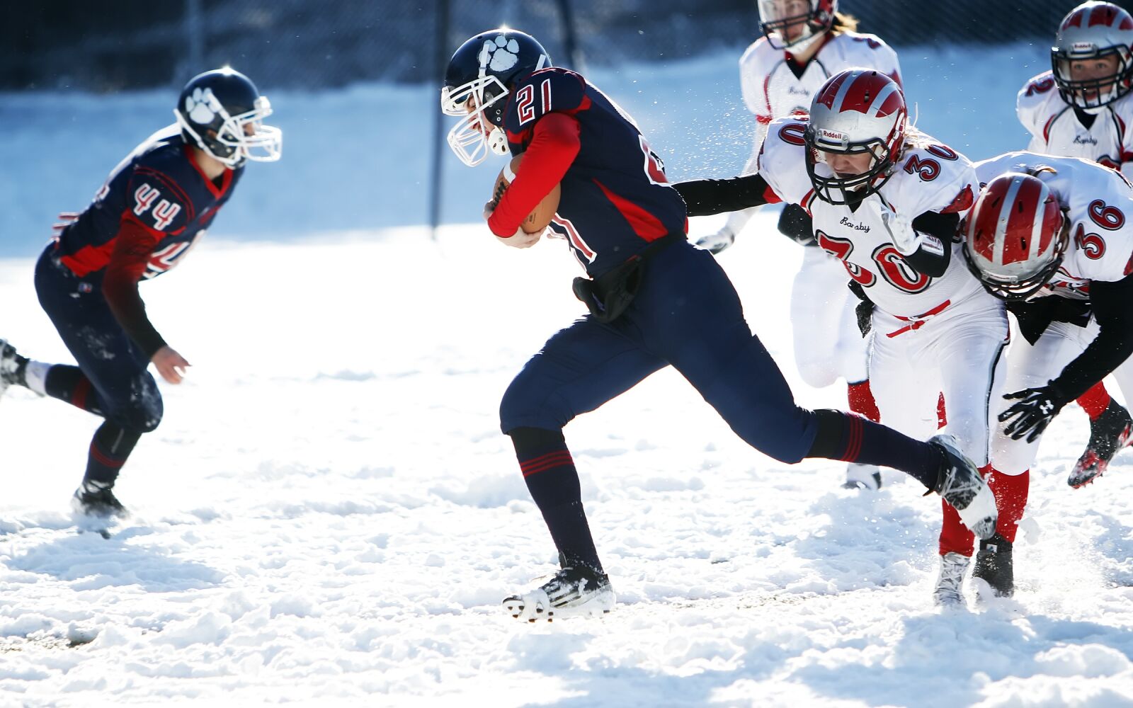 Canon EOS 70D + Canon EF 70-200mm F2.8L IS USM sample photo. American football, snow, football photography