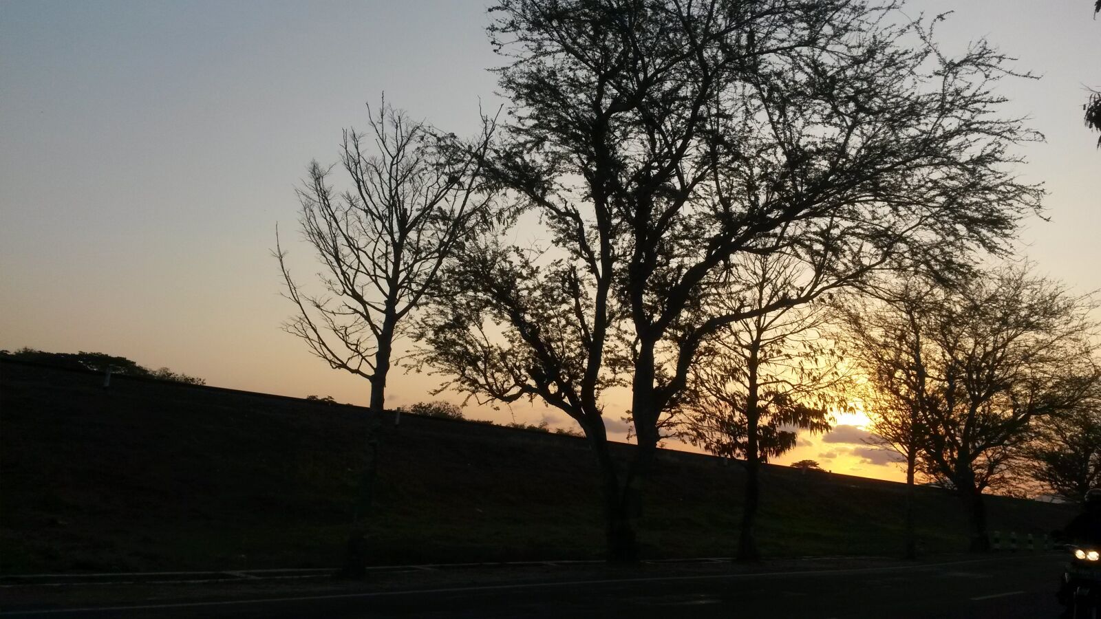 Samsung Galaxy S4 Mini sample photo. Sunset, railroad, the tree photography
