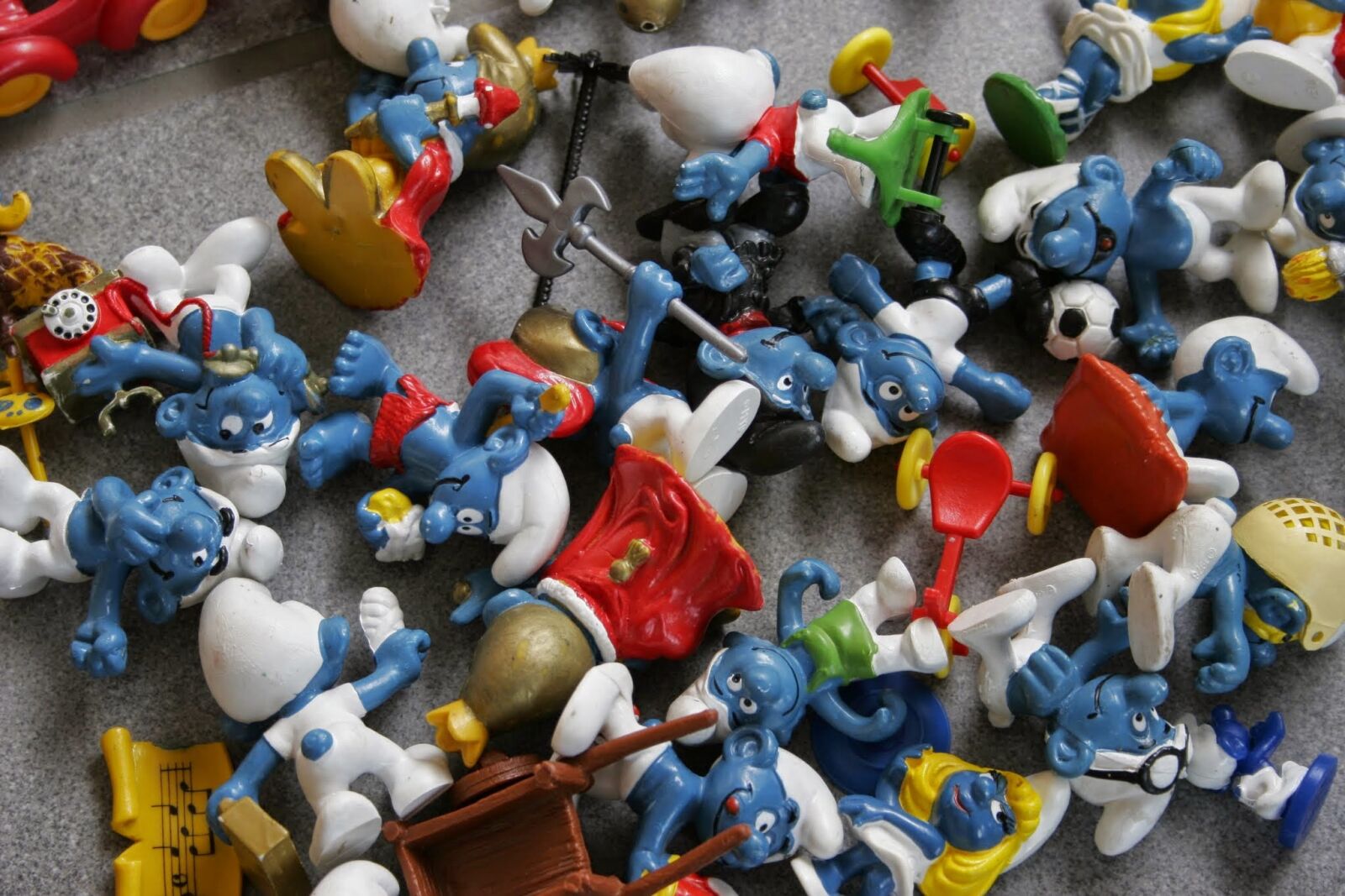Canon EOS 20D sample photo. Smurf, the smurfs, toys photography