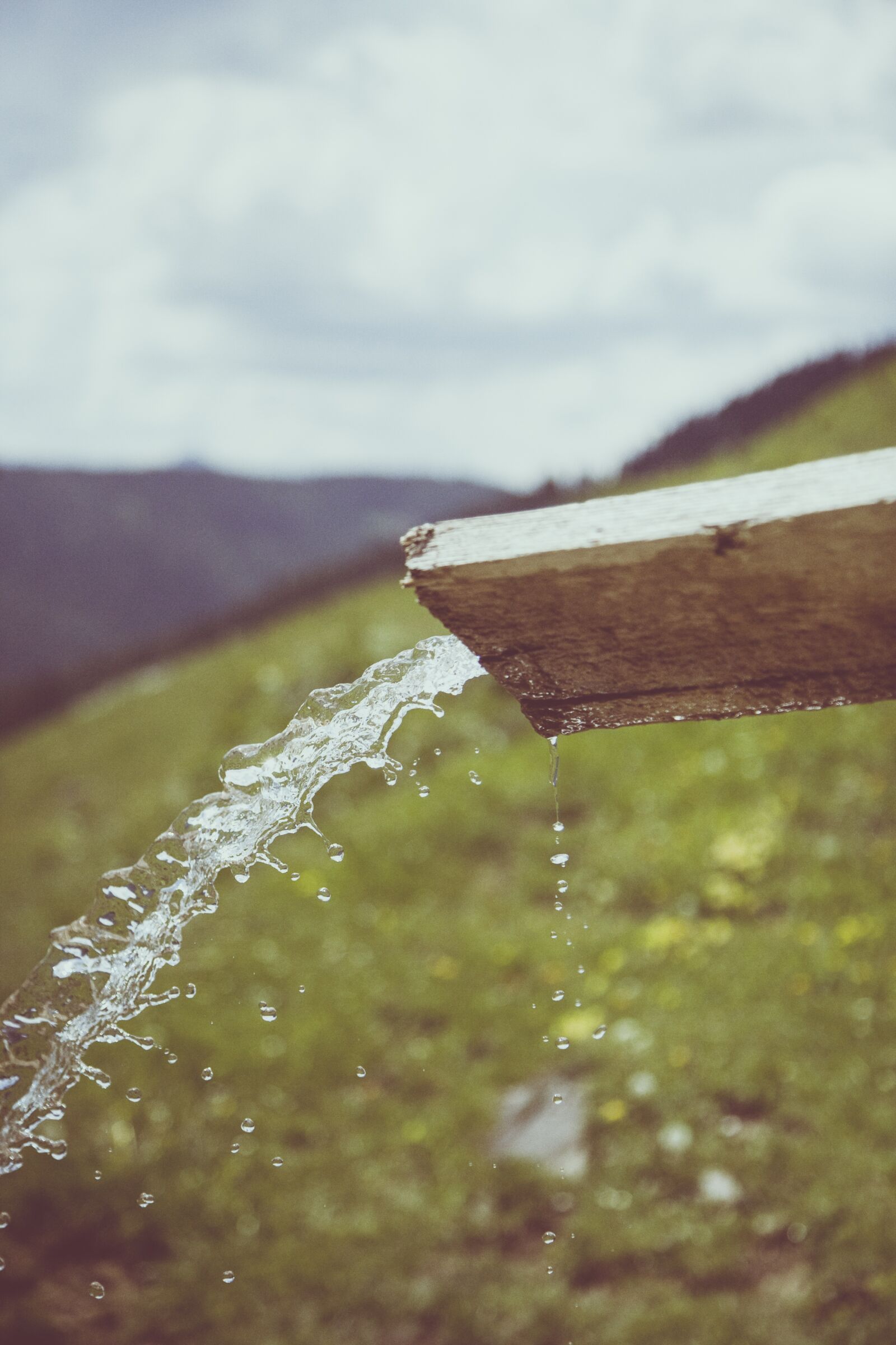 Canon EOS 5D + Canon EF 24-105mm F4L IS USM sample photo. Mountain, water, source photography