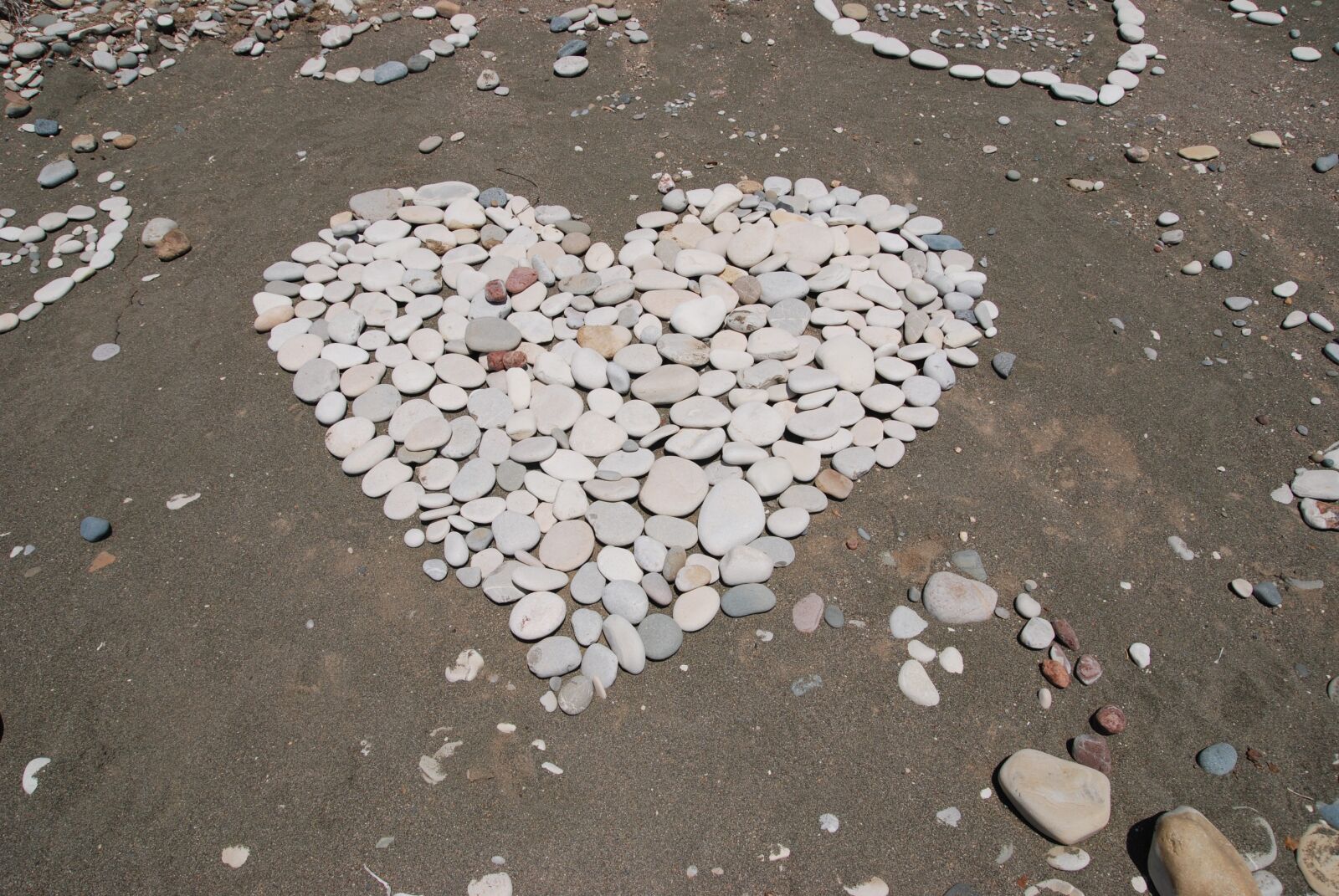 Nikon D80 sample photo. Heart, beach, love photography