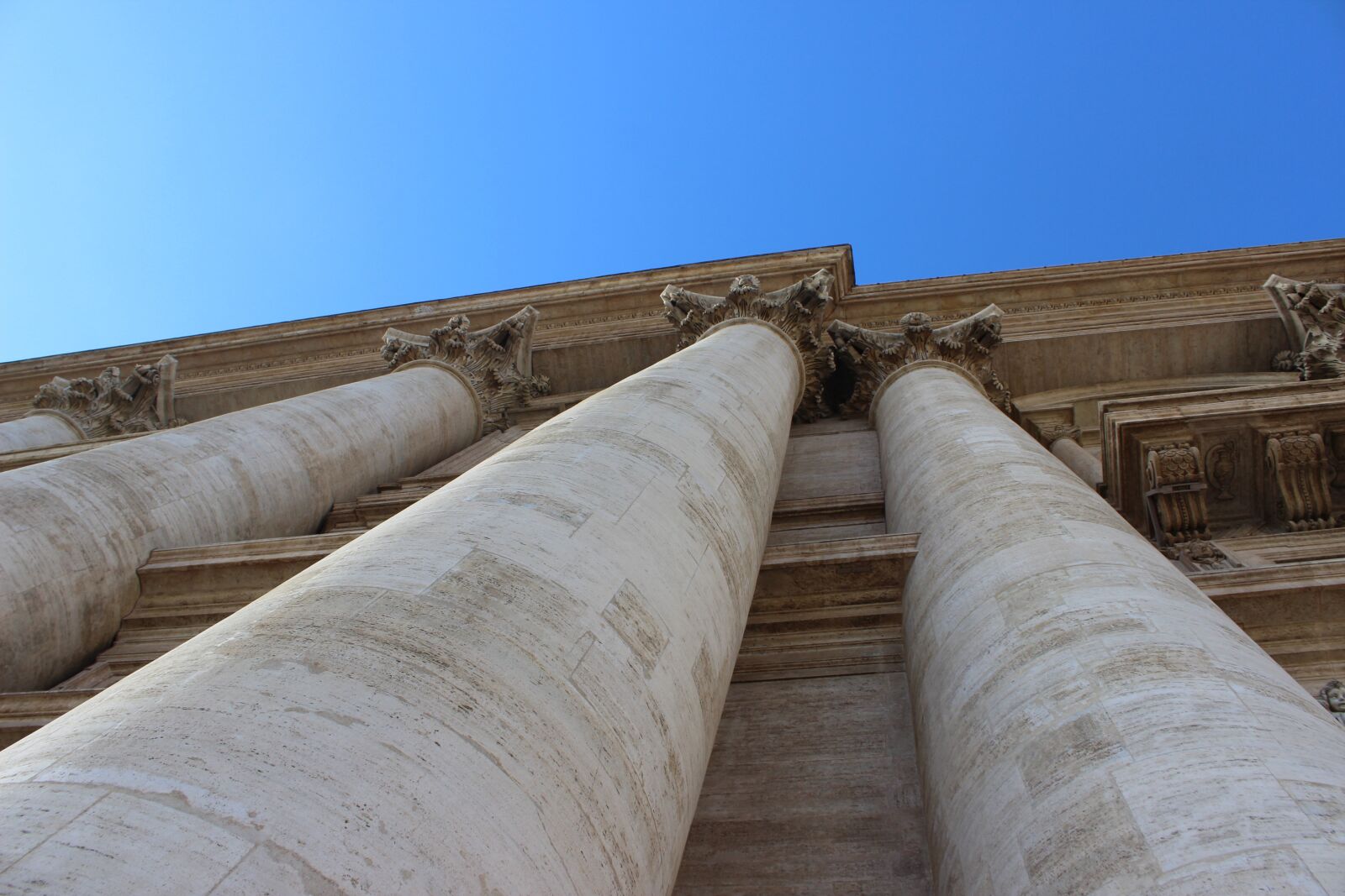 Canon EOS 600D (Rebel EOS T3i / EOS Kiss X5) sample photo. Rome, saint pierre, pillars photography