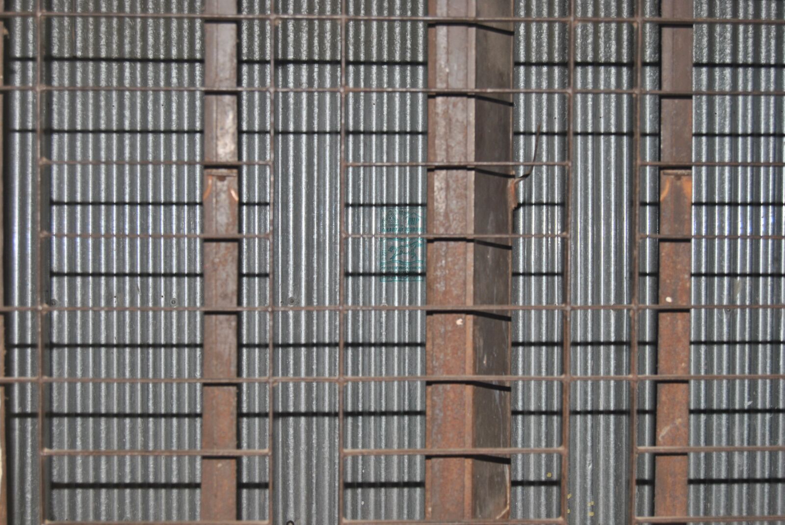 Nikon D3000 sample photo. Separation, cage, concrete photography