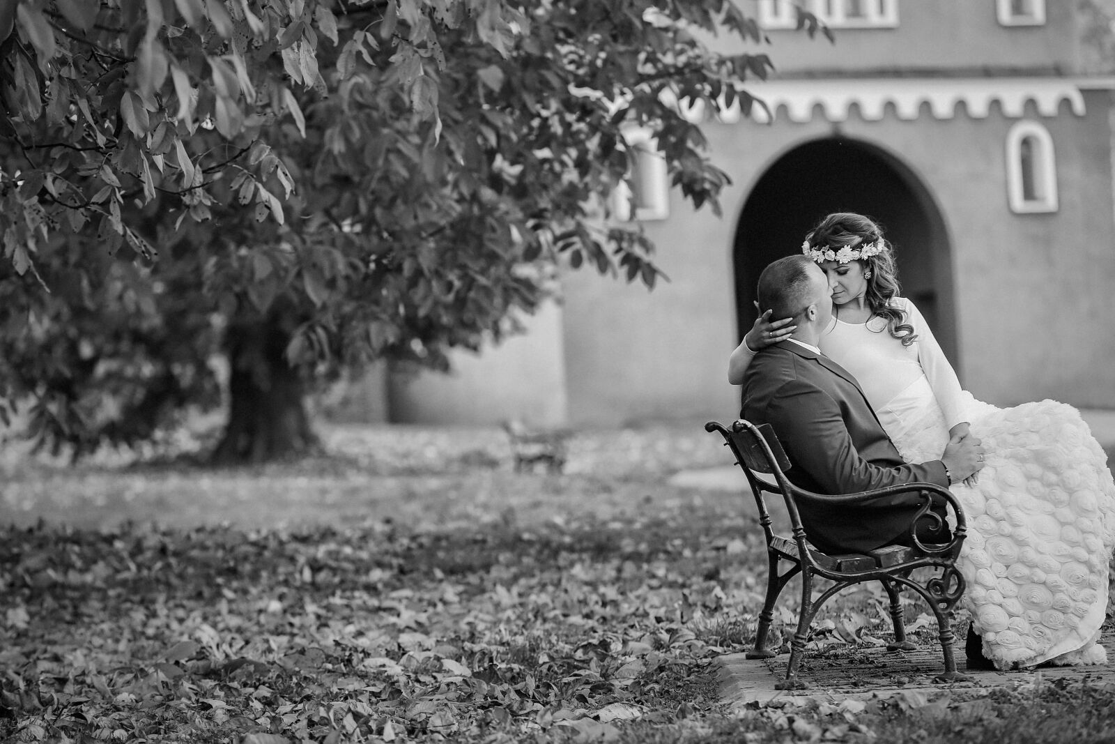 Canon EOS 5D Mark III sample photo. Bench, groom, bride, kiss photography