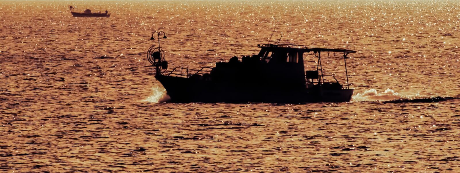 Canon PowerShot SX400 IS sample photo. Sunset, boats, sea photography