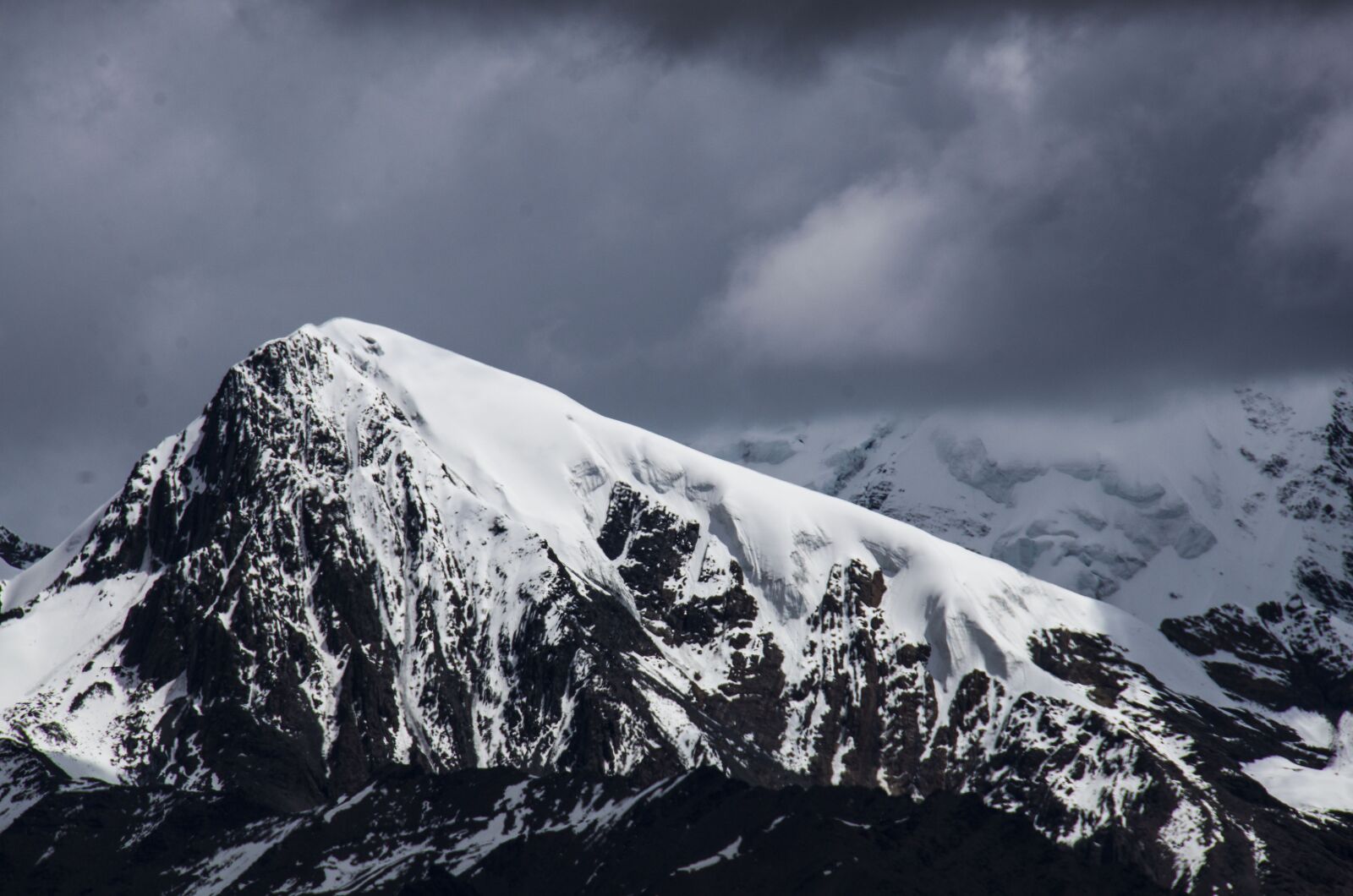 Nikon D7000 sample photo. Snow mountain, cloud, mountaineer photography