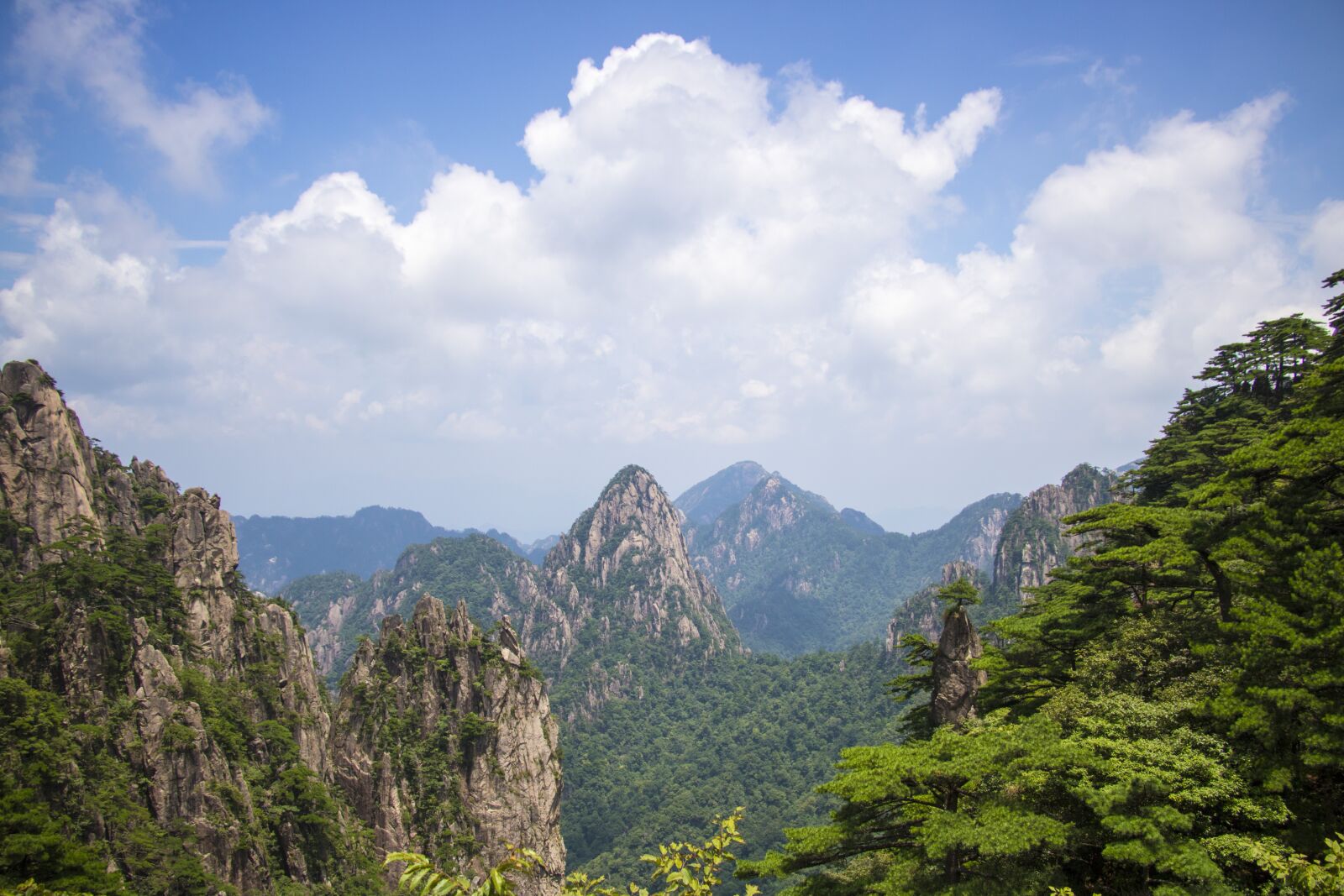 Canon EOS 760D (EOS Rebel T6s / EOS 8000D) sample photo. Huangshan, anhui, on the photography
