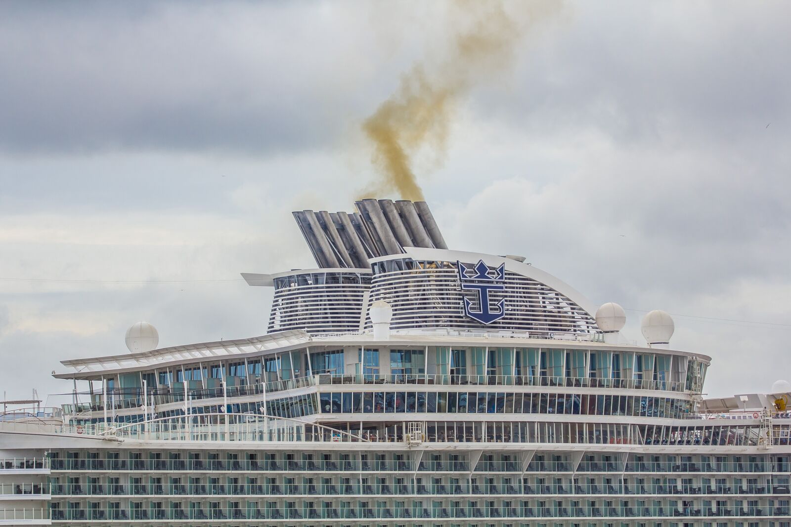Canon EF 100-400mm F4.5-5.6L IS USM sample photo. Harmony of the seas photography