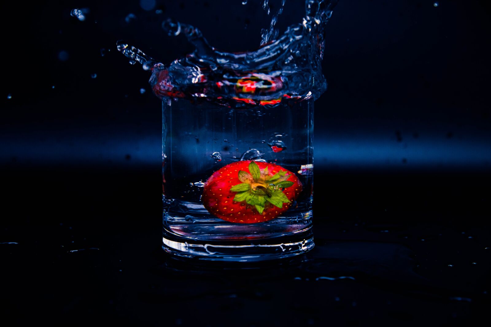 Nikon D850 sample photo. Strawberry, cold, explosion photography