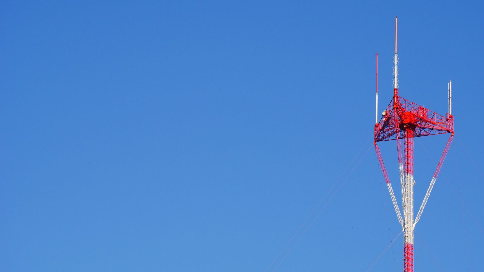 Panasonic Lumix DMC-G7 sample photo. Tv transmitter, candelabra, television photography