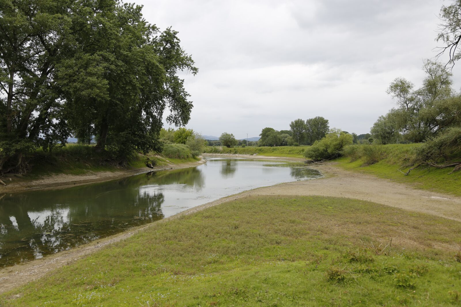 Canon EF 24-105mm F4L IS USM sample photo. Donauauen, land, water photography
