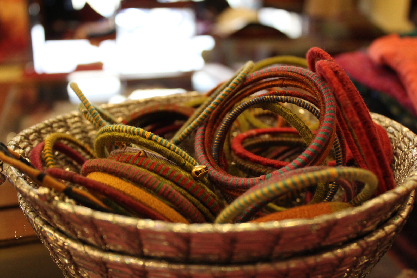 Canon EF-S 18-55mm F3.5-5.6 IS sample photo. Accessories, basket, bowl, cosmetic photography